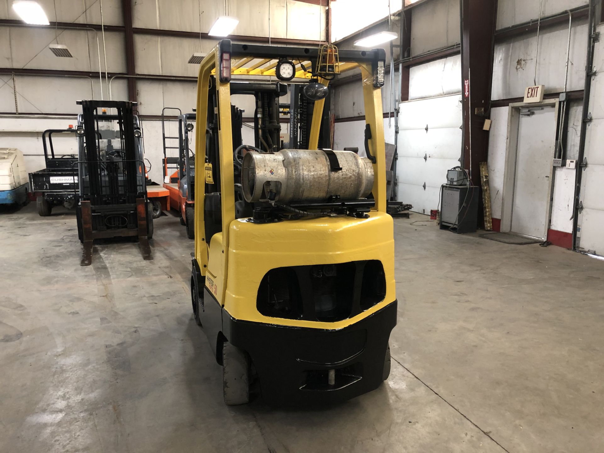 2012 HYSTER 5,000-LB., MODEL: S50FT, S/N: F187V21575K, LPG, LEVER SHIFT TRANSMISSION, SOLID TIRES, - Image 4 of 5