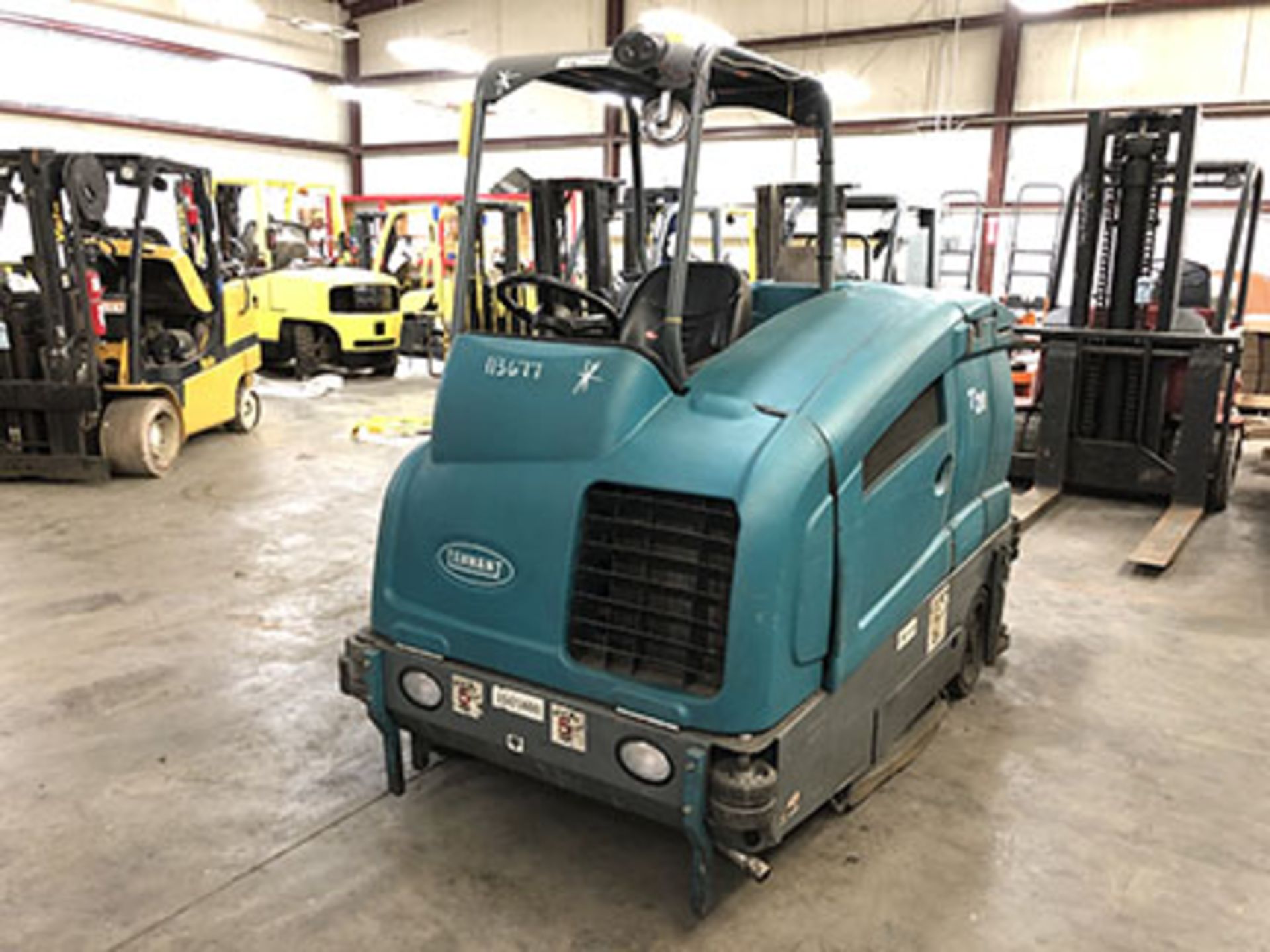 2008 TENNANT FLOOR SWEEPER/SCRUBBER, MODEL: M20, S/N: T20-5381, LPG, WEIGHT: 3,289-LBS., 48” PATH - Image 4 of 5