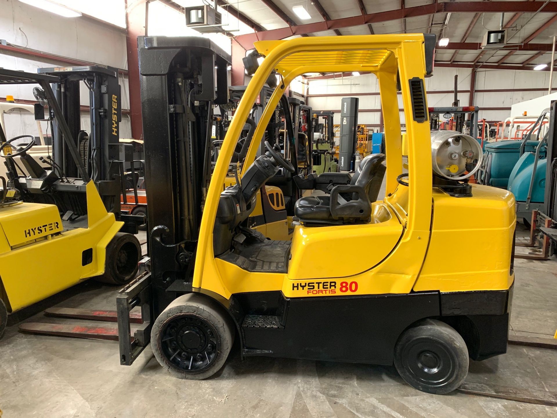 2011 HYSTER 8,000-LB., MODEL: S80FT, S/N: G004V01776D, LPG, LEVER SHIFT TRANSMISSION, SOLID TIRES,