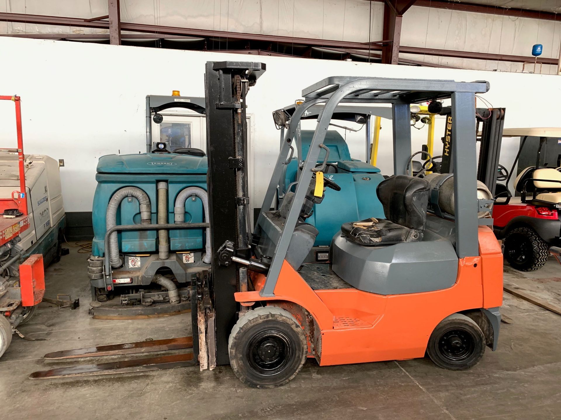 TOYOTA 3,500-LB CAPACITY FORKLIFT, MODE: 7FGU18, PNEUMATIC TIRES, LPG, 189” LIFT, SIDESHIFT