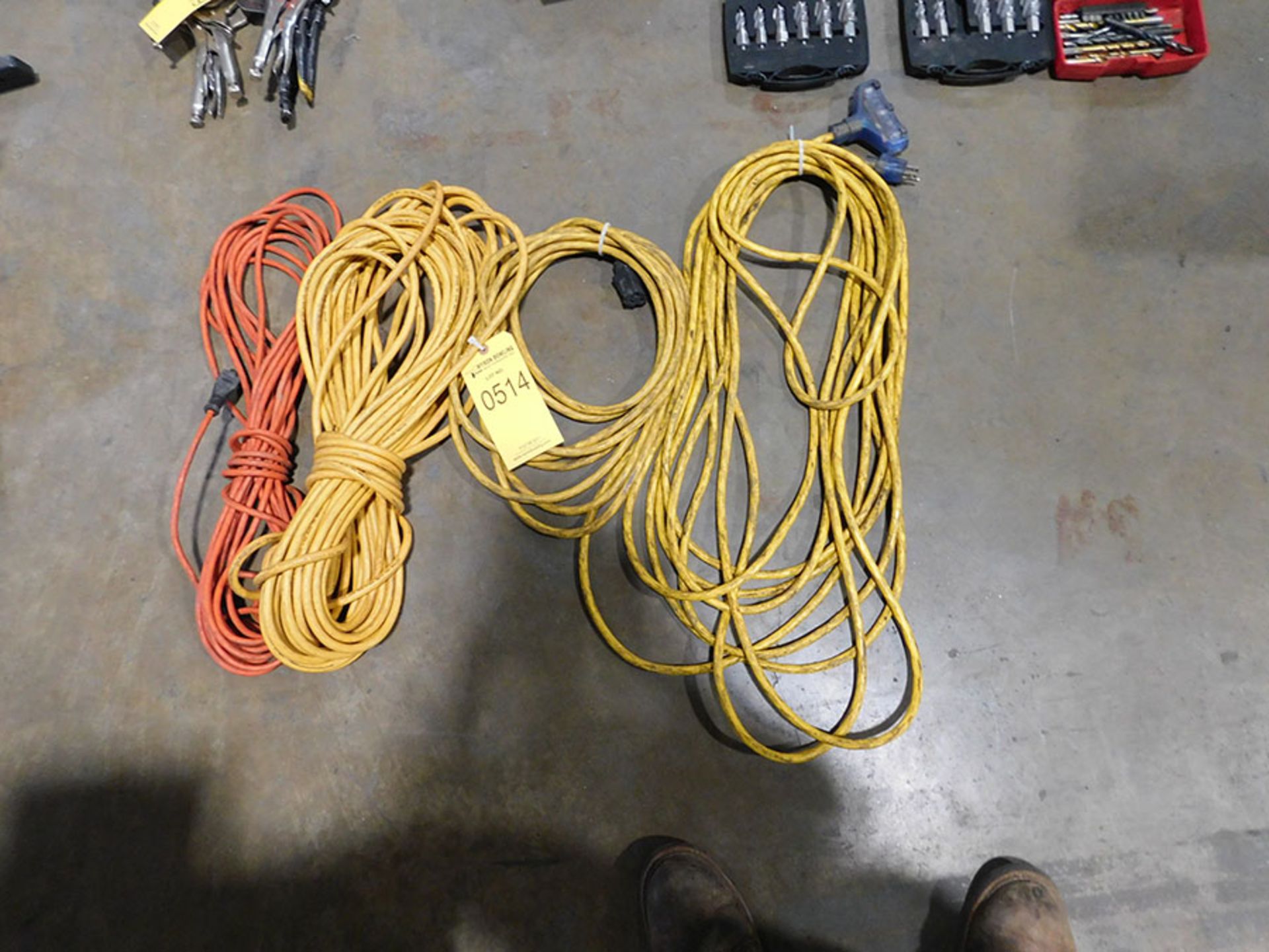 (4) EXTENSION CORDS