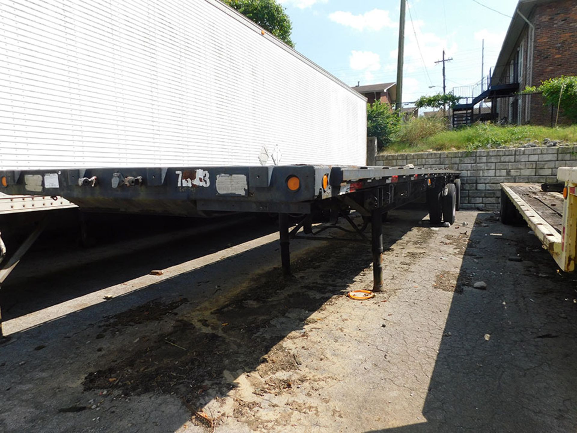 1990 TRANSCRAFT T/A SPREAD AXLE 45' FLATBED TRAILER; MODEL TL140, 45 X 96, VIN# 1TT-F4520-6-