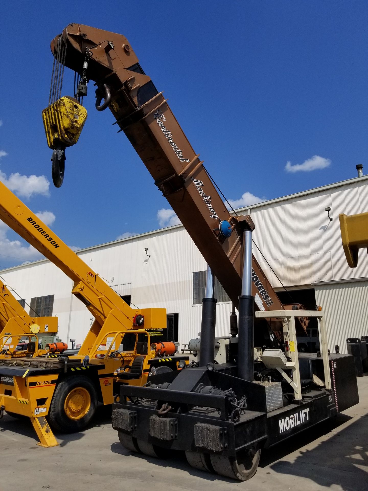 MOBILIFT 75-TON HYDRAULIC MOBILE CRANE; MODEL MBL075, S/N MBL07500, 1,928 HOURS, NEW CABLE - Image 2 of 4