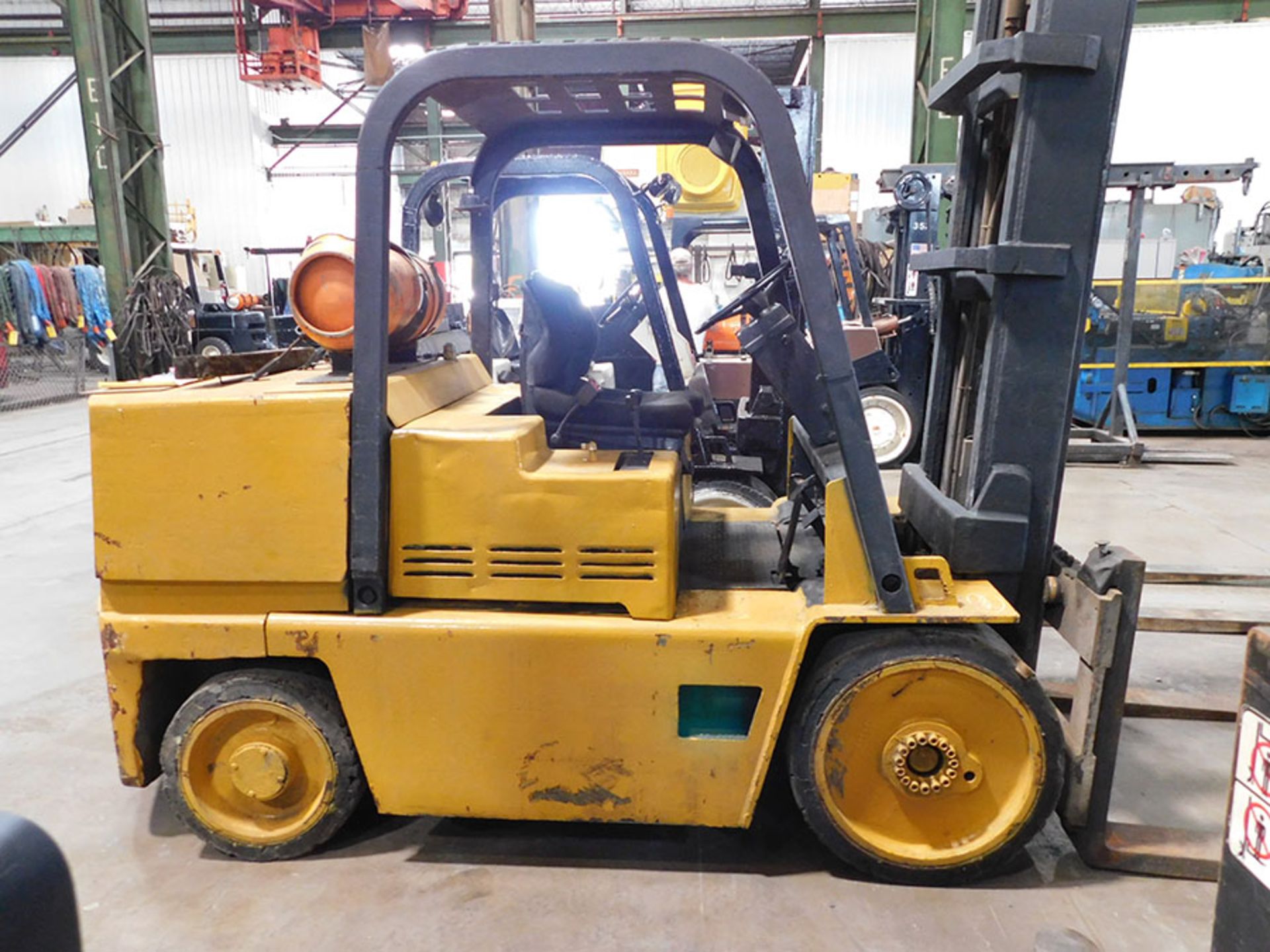 EAGLE PITCHER T150D 15,000 LB. FORKLIFT; 2-STAGE MAST, 140'' LIFT HEIGHT, LP GAS, SOLID TIRES,