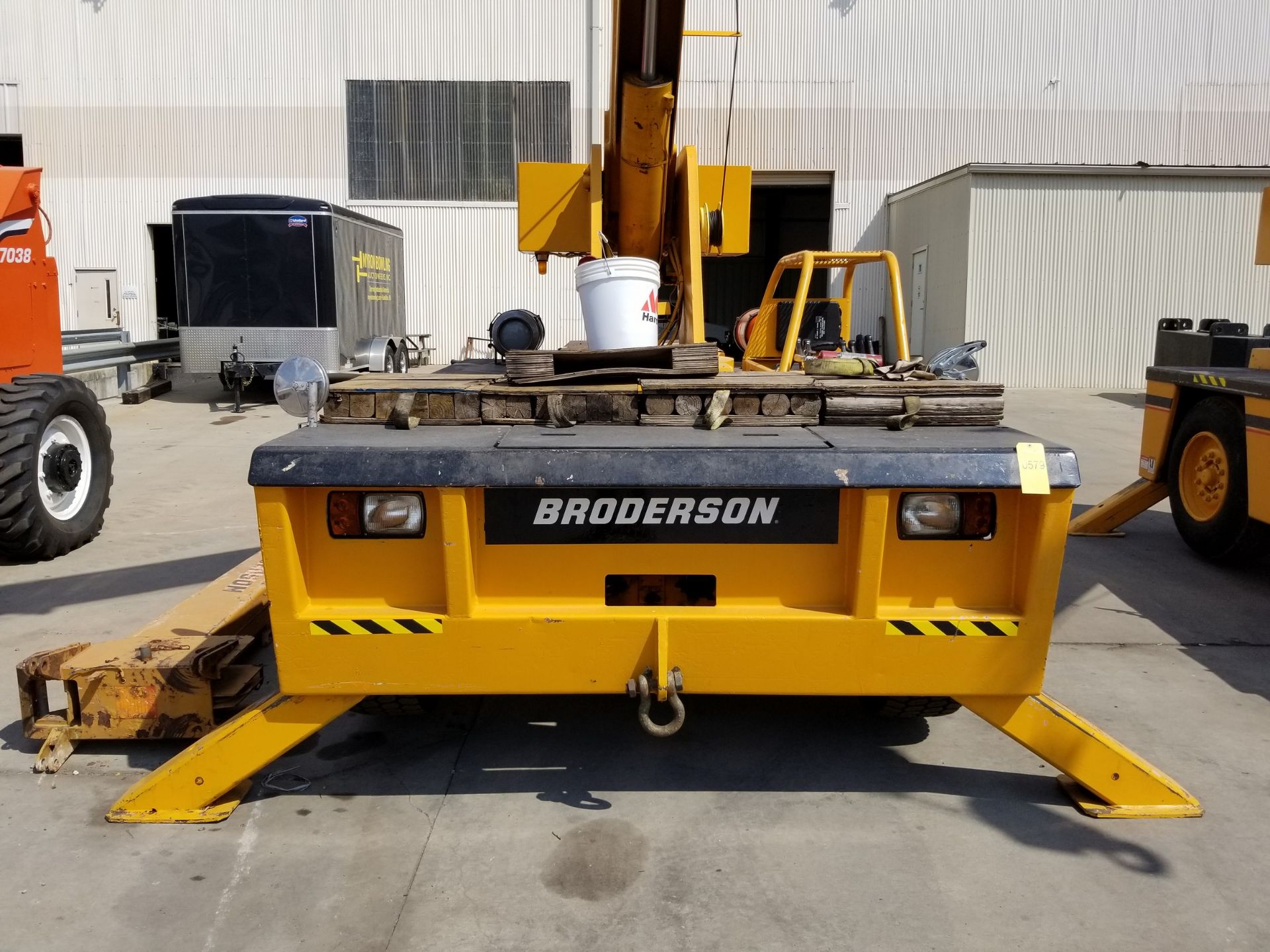 BRODERSON 15-TON DUAL FUEL CARRY DECK CRANE; MODEL IC2002B, S/N 31415, 4,963 HOURS, 360 DEGREE - Image 4 of 5