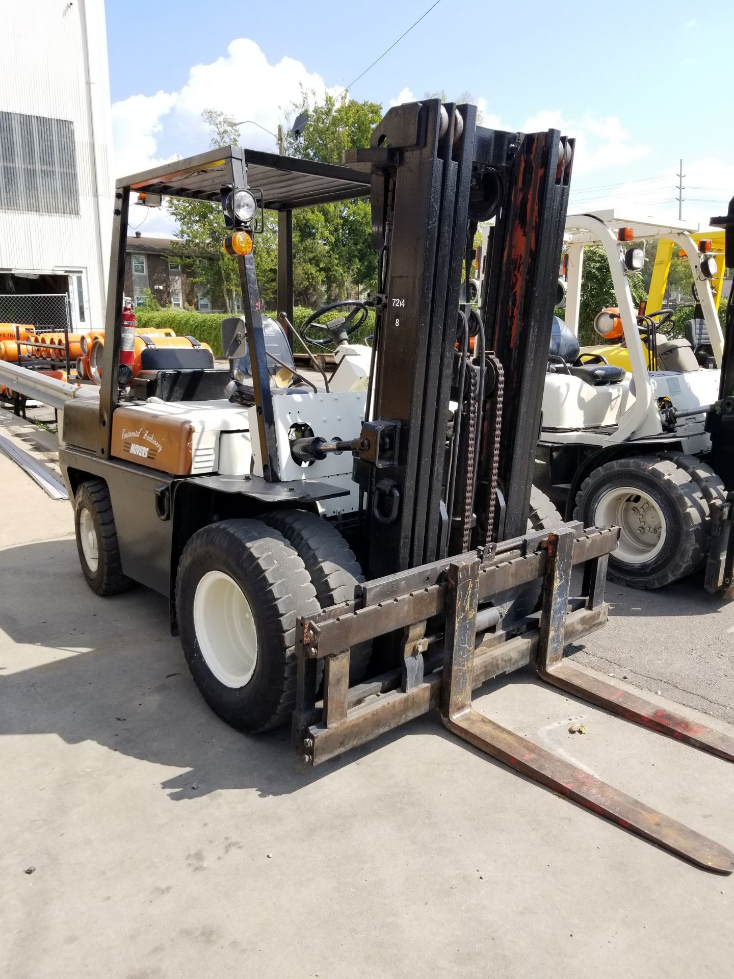 NISSAN BF03A35V 8,000 LB. FORKLIFT; 3-STAGE MAST, 118'' LIFT HEIGHT, DUAL FUEL, PNEUMATIC DUAL - Image 3 of 3
