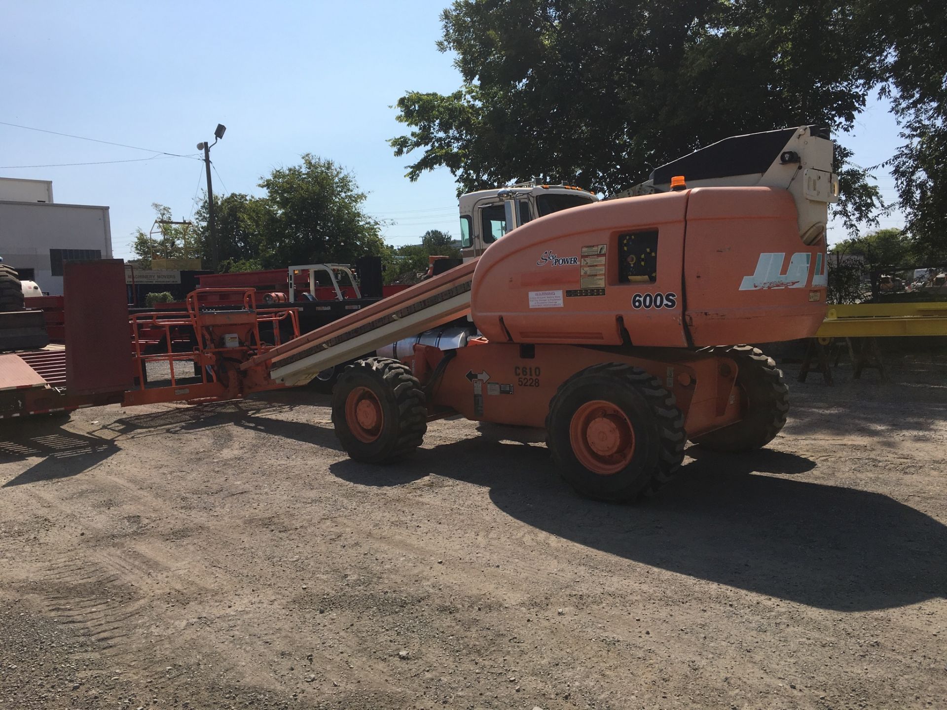 JLG 600S TELESCOPING BOOM LIFT; 60' BOOM, 4WD, DIESEL, S/N 0300071614