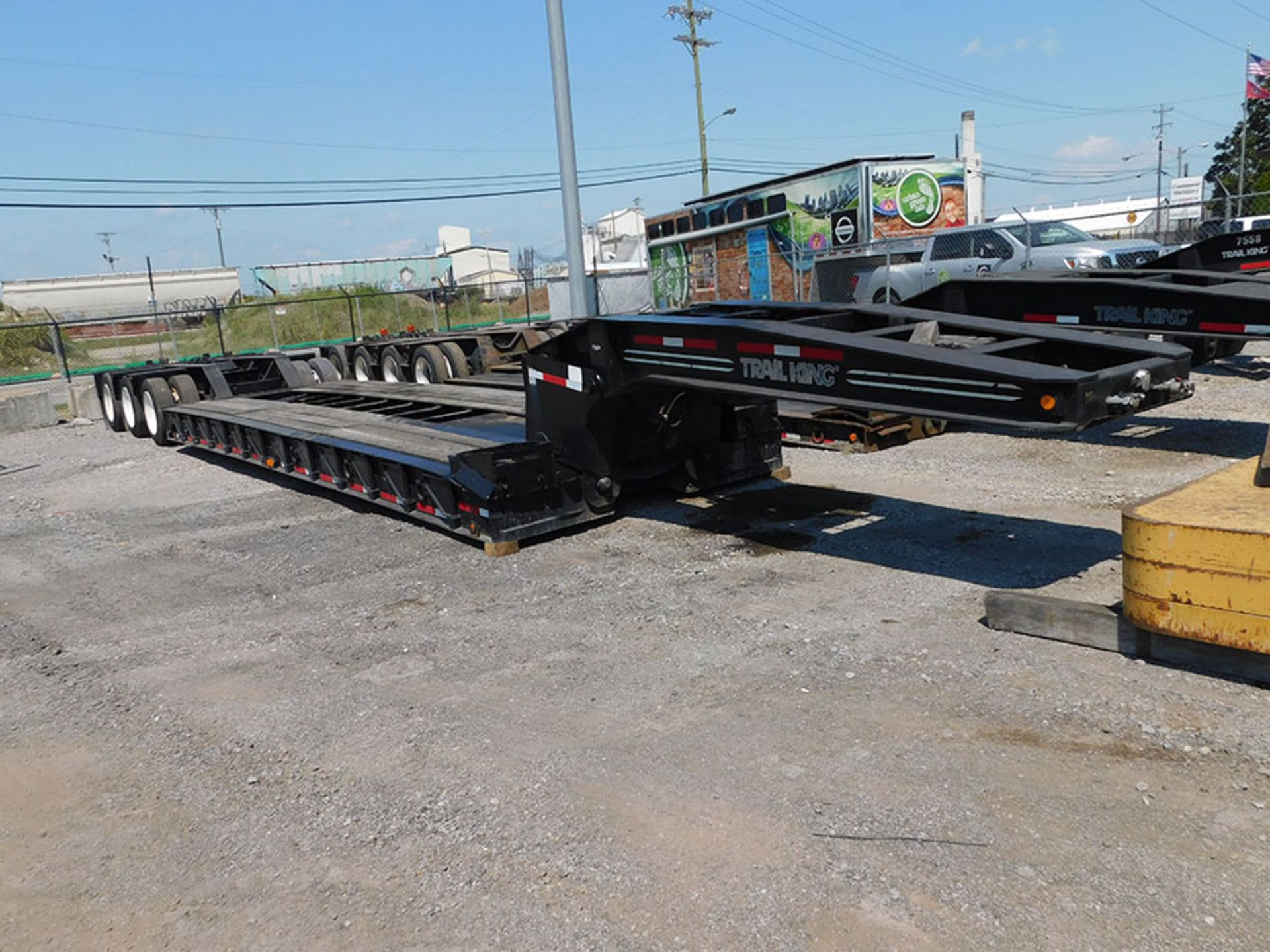 1993 TRAIL KING 50' T/A RGN LOWBOY TRAILER; 26' BEAM, VIN# 1TKJ0939PM022722