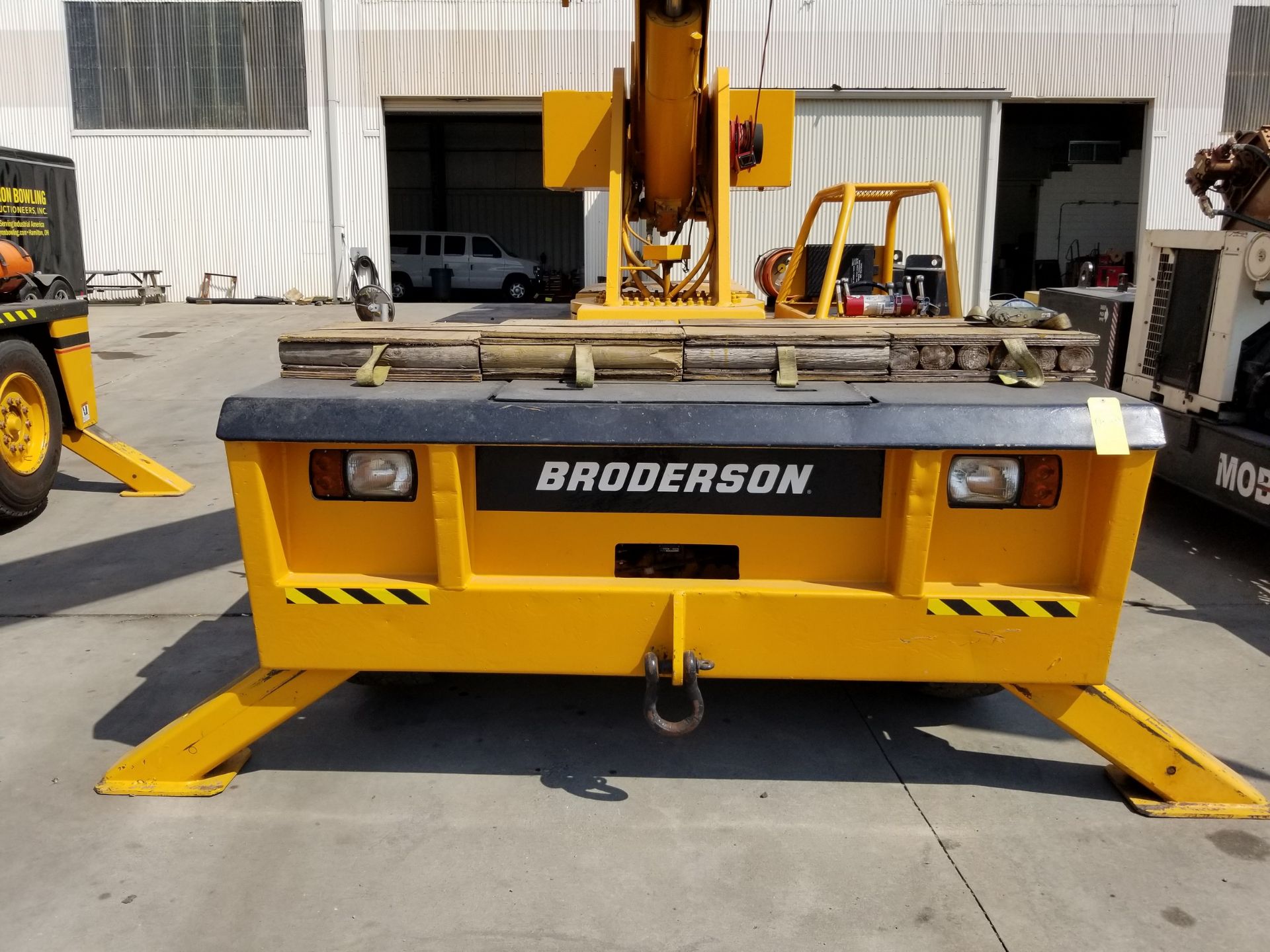 BRODERSON 15-TON DUAL FUEL CARRY DECK CRANE; MODEL IC2002B, S/N 53748, 4,428 HOURS, 360 DEGREE - Image 4 of 5