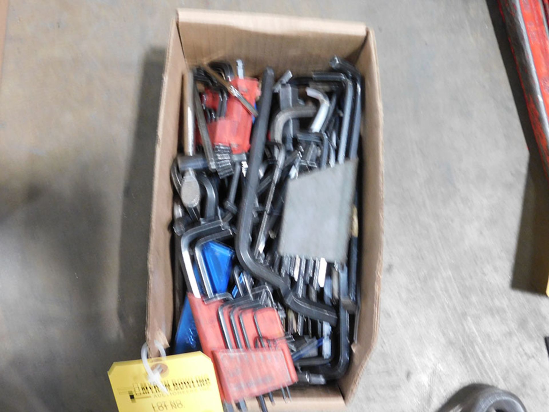 LOT OF ASSORTED SIZE ALLEN WRENCHES