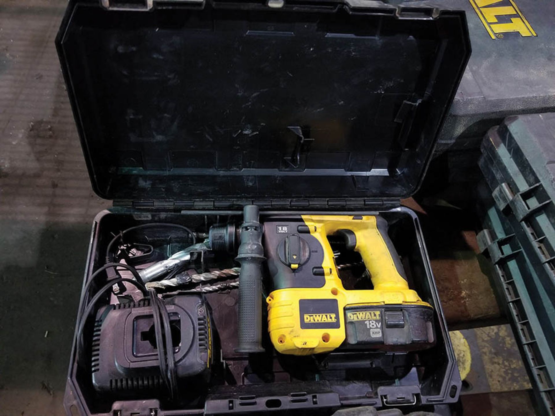 DEWALT DC212 HAMMER DRILL, 18V, CHARGER, WITH EXTRA BATTERY & CASE