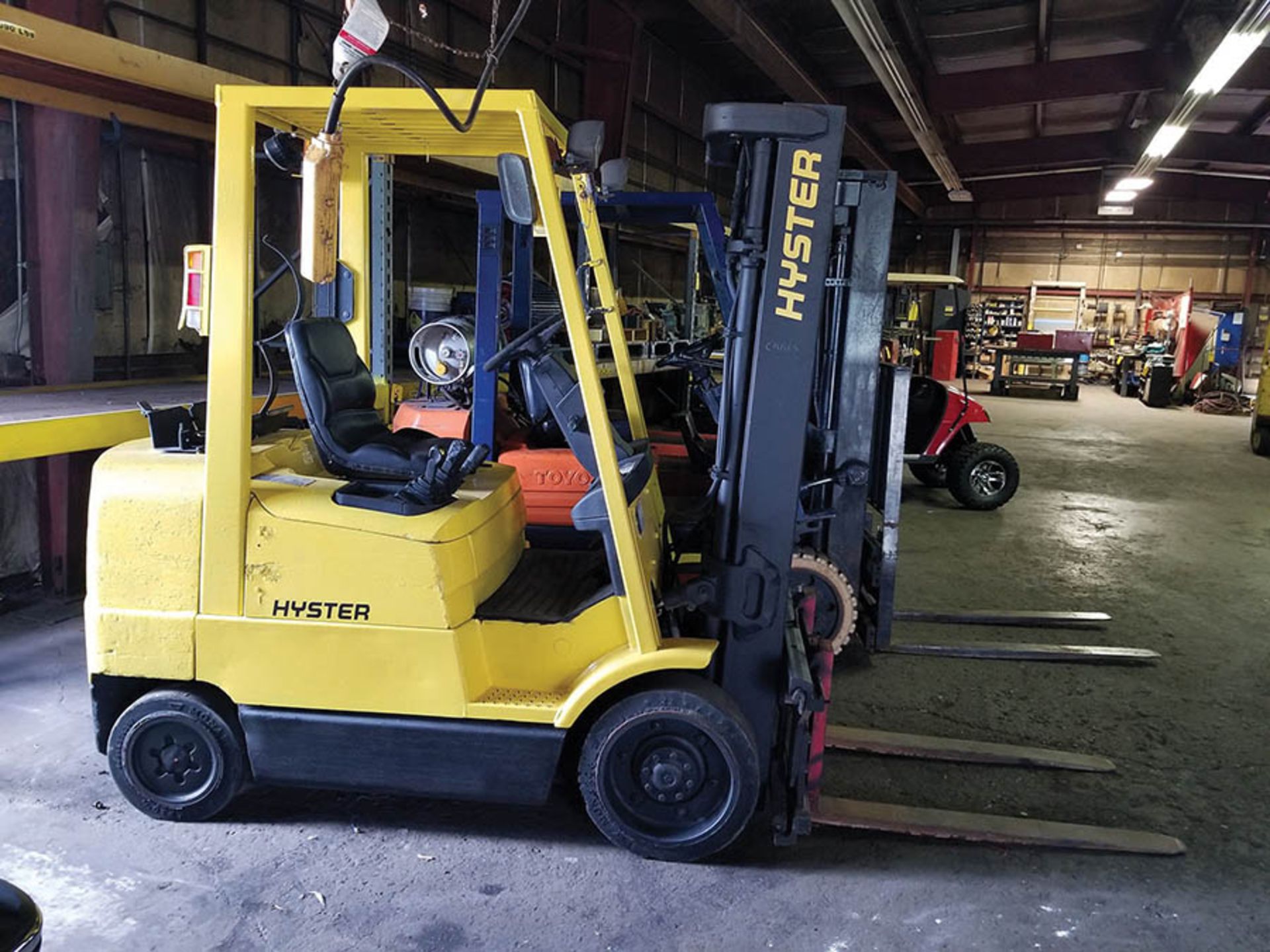 HYSTER S50XM 5,000 LB. LP FORKLIFT; 19,637 HRS., 3 STAGE MAST, SIDESHIFT, 42" FORKS, SOLID TIRES - Image 8 of 9