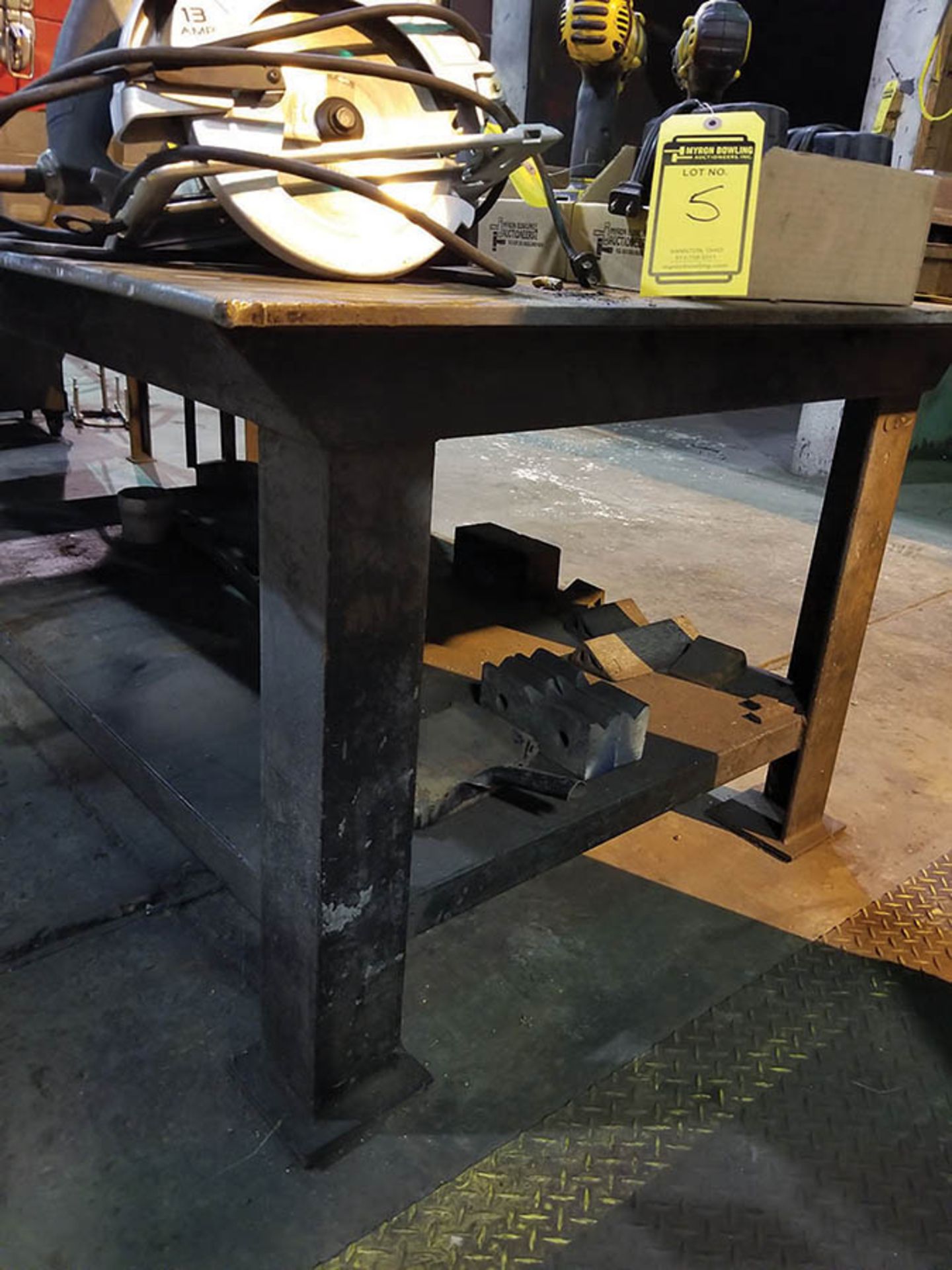 STEEL WELDING TABLE WITH 5" ANVIL VICE; 4' X 6' 1/2" THICK - Image 3 of 4