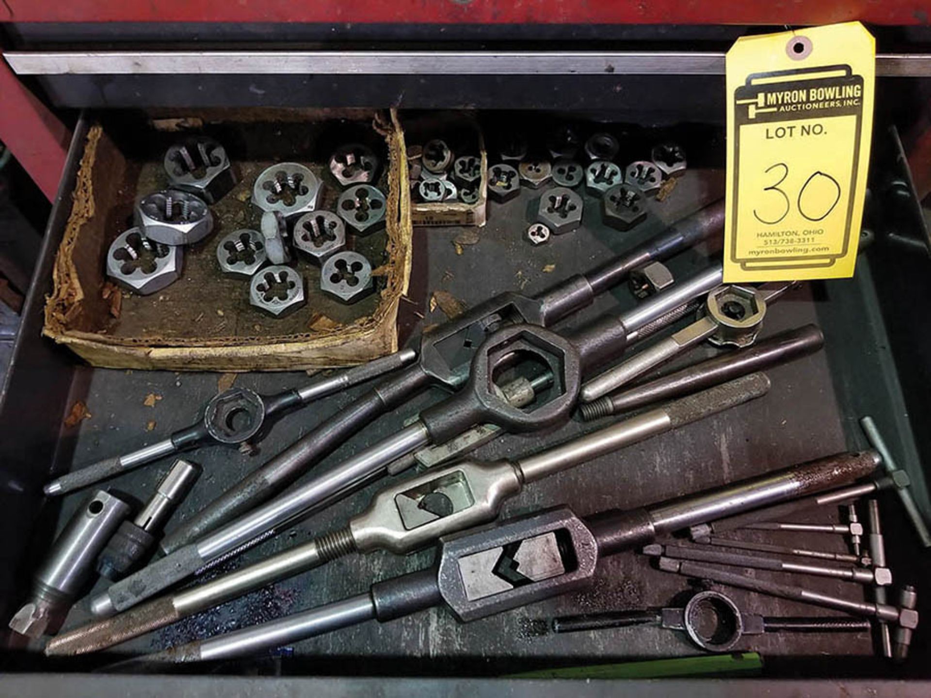 CRAFTSMAN 8 DRAWER ROLLING TOOL CABINET, DRILL BITS, TAPPING EQUIPMENT, HARDWARE, DIES, DRILL - Image 4 of 14