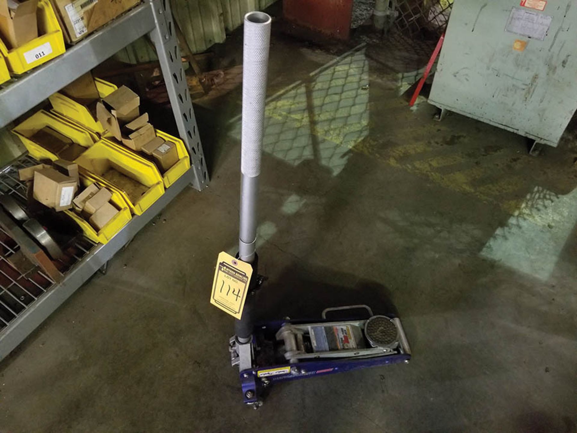 PITTSBURGH RACING 1.5 TON FLOOR JACK