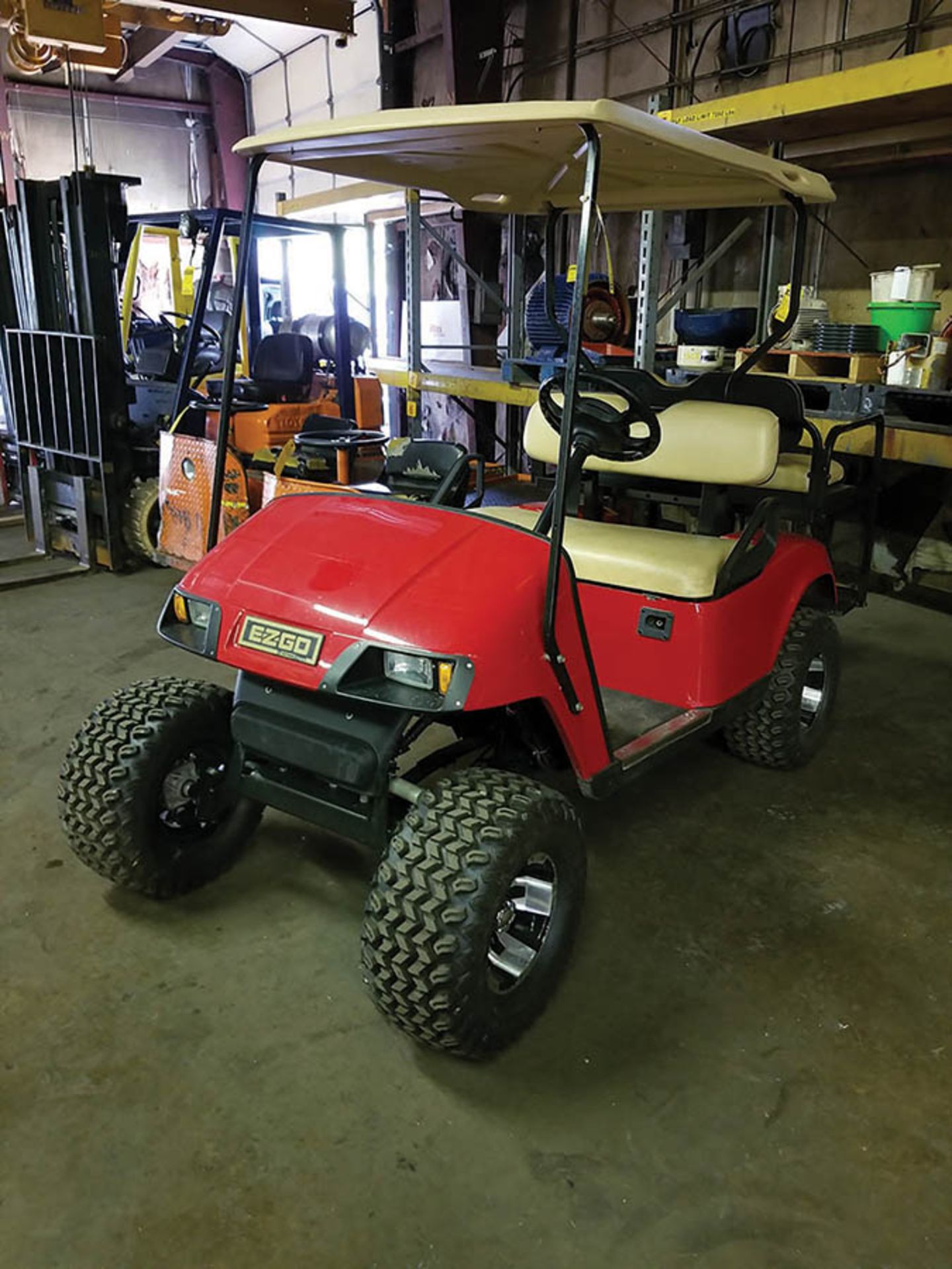 EZ-GO ELECTRIC GOLF CART; 48V WITH CHARGER, 4 PASSENGER, FOLD DOWN SEAT, LIFT KIT, HEADLIGHTS, BRAKE - Image 6 of 10