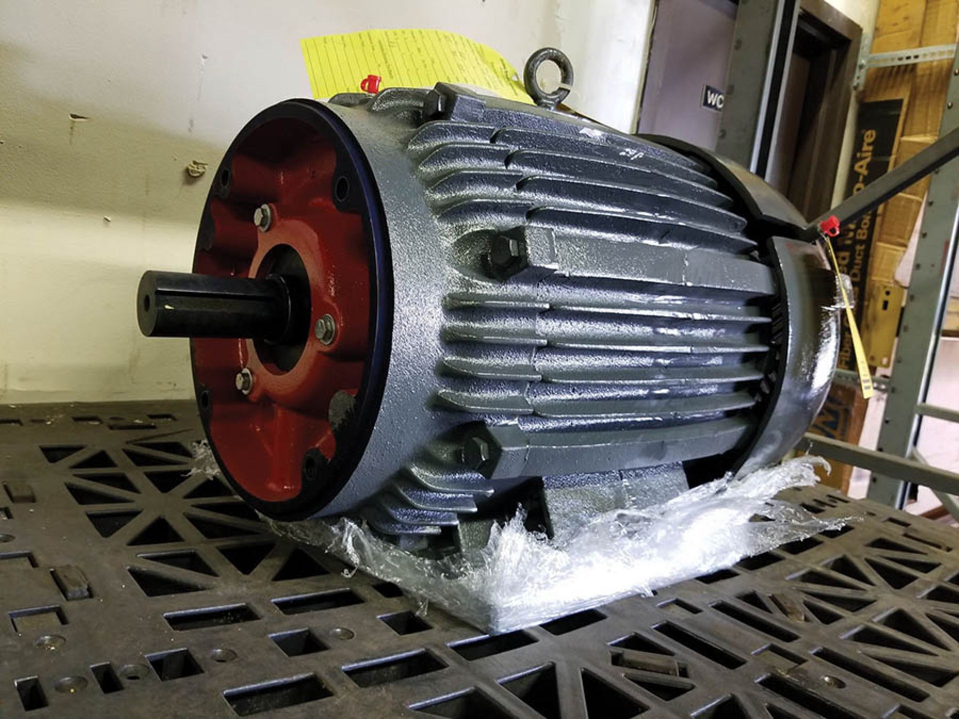 US 40 HP ELECTRIC MOTOR; 3,530 RPM, 230/460V, 97/49 AMP, 3 PH - Image 2 of 3