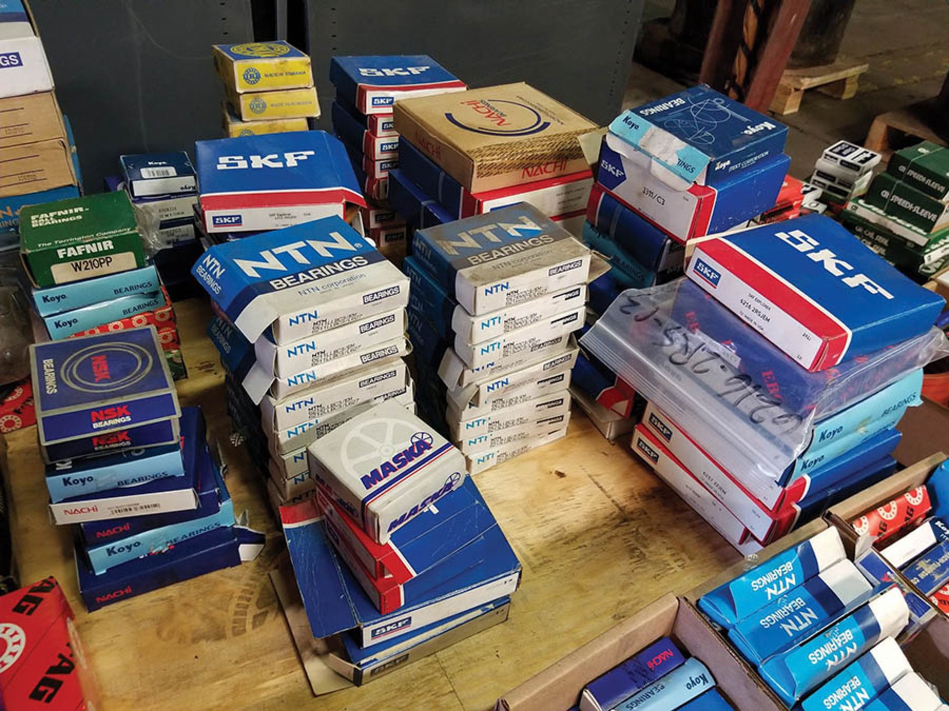 PALLET OF ASSORTED BEARINGS; SKF, TIMKEN, NTN, NSK BRANDS- VARIOUS SIZES AND TYPES - Image 3 of 11