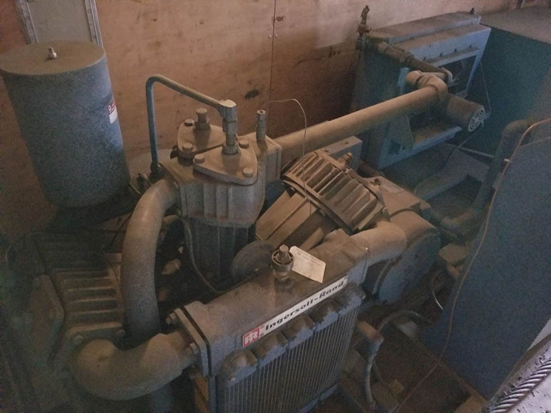 INGERSOLL RAND HORIZONTAL AIR COMPRESSOR, S/N 40T60273, 979 RPM, MODEL 402-BKV - Image 2 of 4