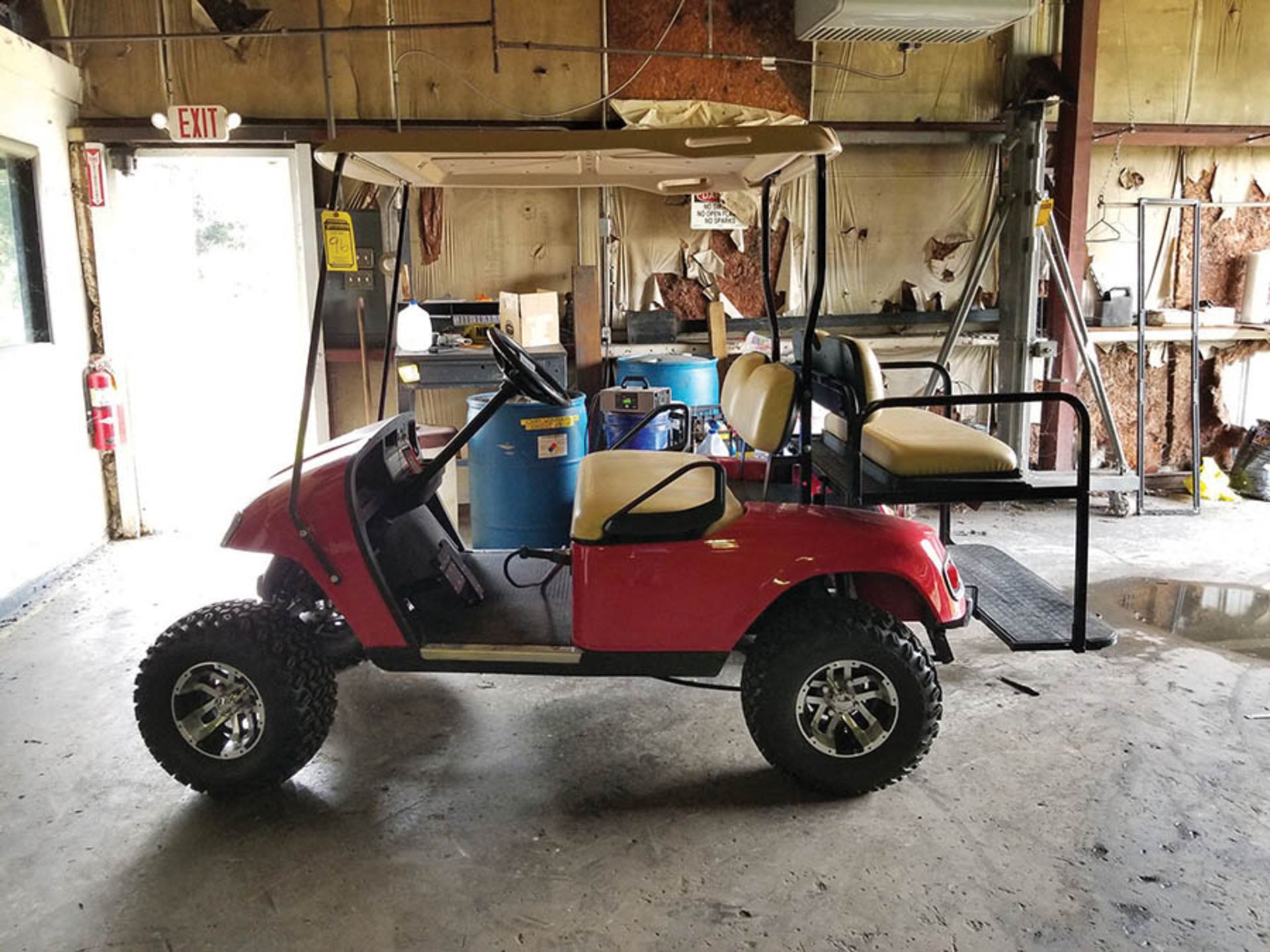 EZ-GO ELECTRIC GOLF CART; 48V WITH CHARGER, 4 PASSENGER, FOLD DOWN SEAT, LIFT KIT, HEADLIGHTS, BRAKE - Image 4 of 10