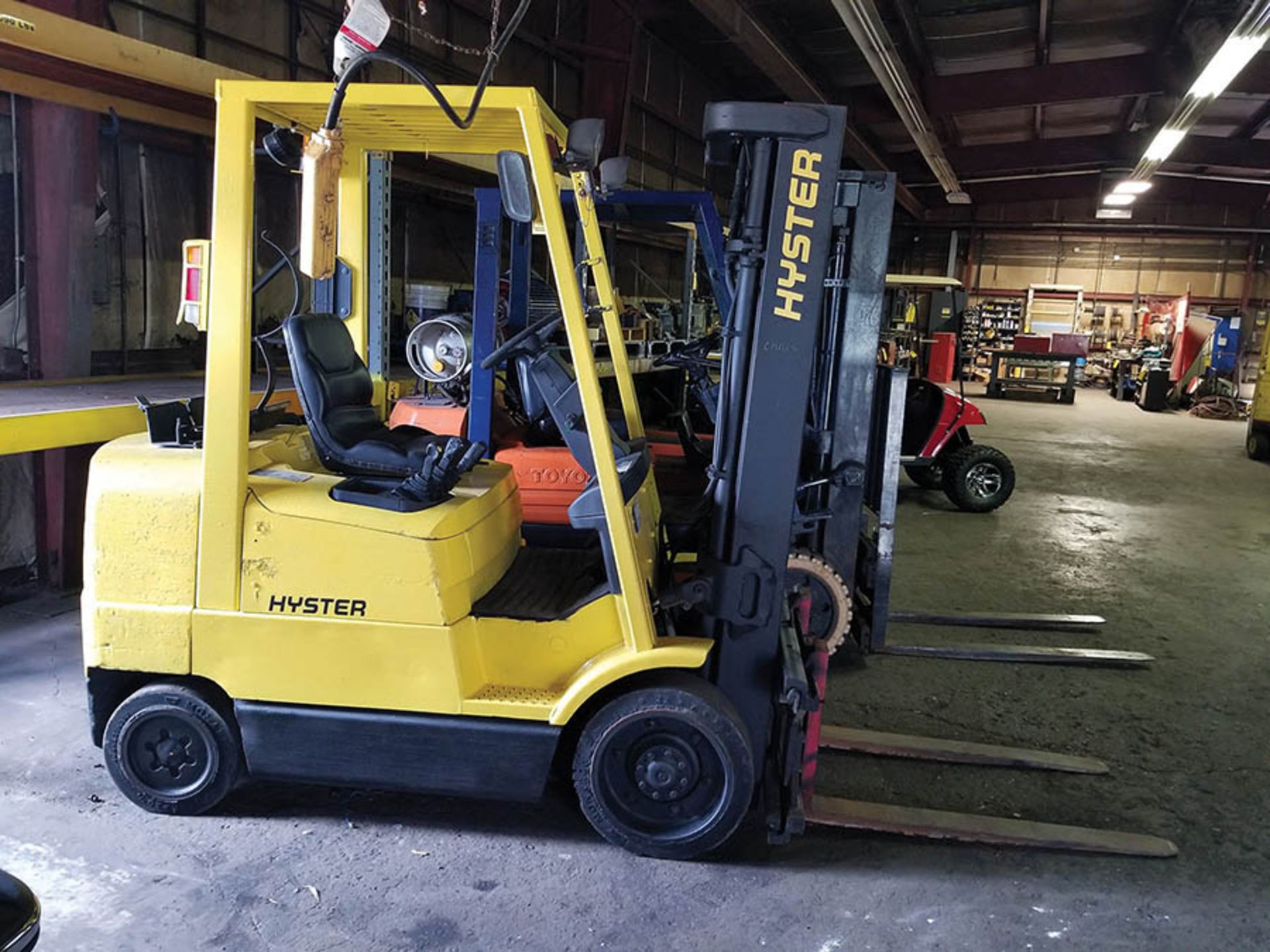 HYSTER S50XM 5,000 LB. LP FORKLIFT; 19,637 HRS., 3 STAGE MAST, SIDESHIFT, 42" FORKS, SOLID TIRES - Image 9 of 9