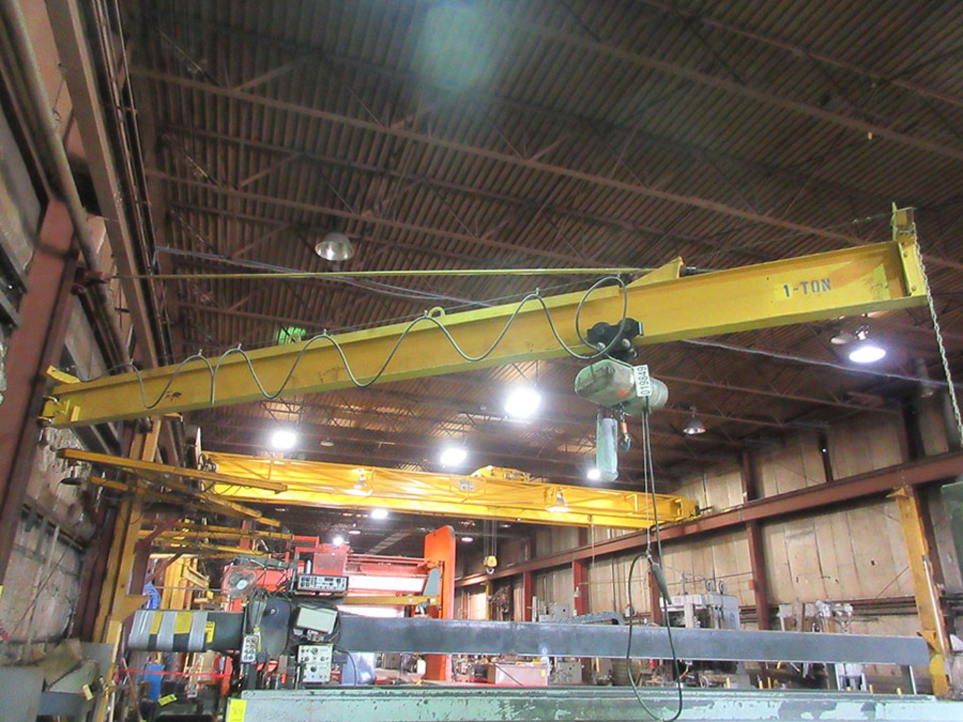 1-TON COLUMN MOUNT JIB CRANE WITH CM LODESTAR 1-TON ELECTRIC CHAIN HOIST