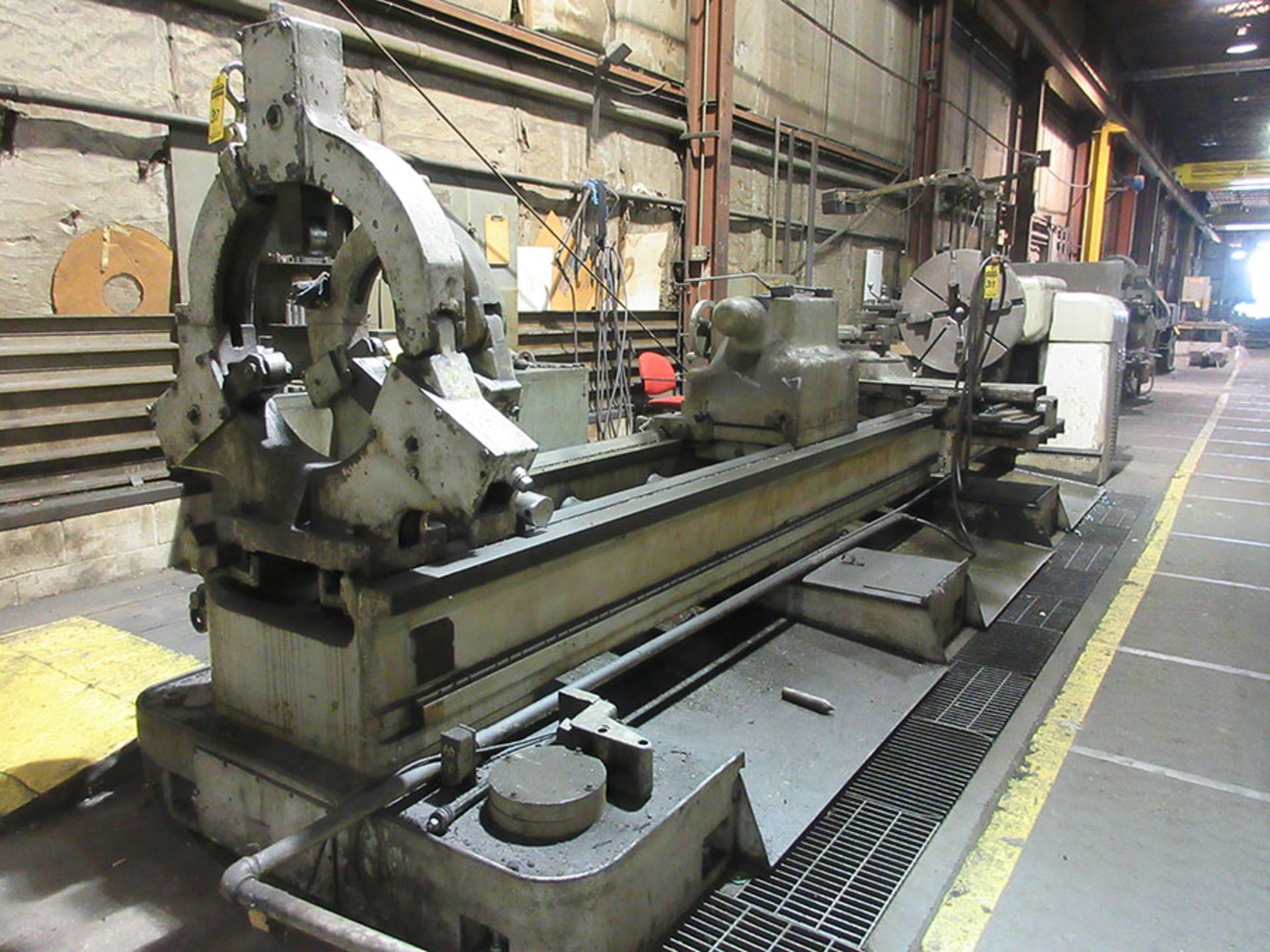 AXELSON GAP BED ENGINE LATHE; 20' BED, 6-750 RPM, SADDLE, SLIDEWAY, TOOL POST, TAILSTOCK, (2) STEADY - Image 4 of 4