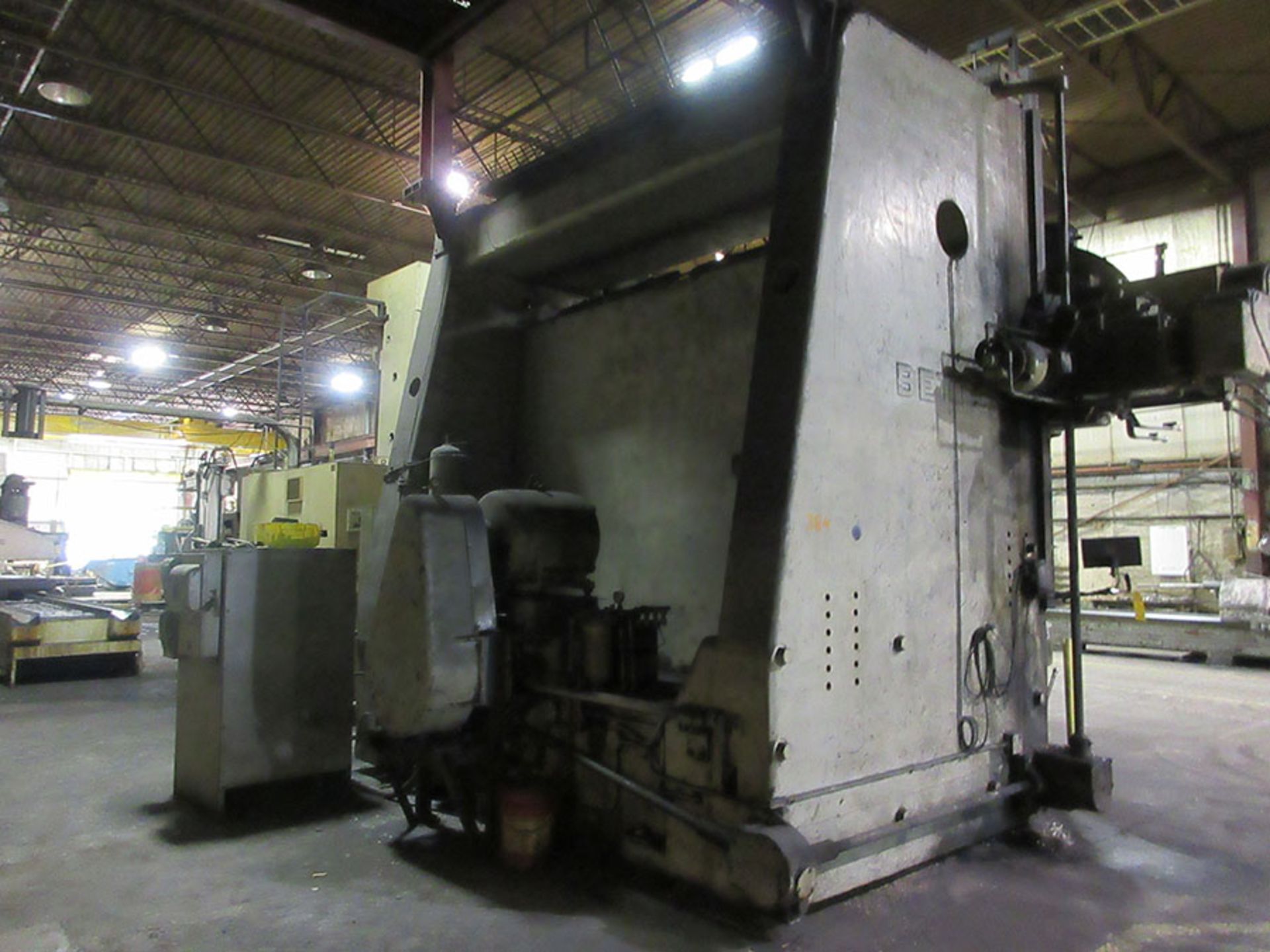 BETTS VERTICAL TURRET LATHE; 10' DIA. BED, VARIABLE SPEED 2.15-25.5 RPM, 50HP, NEWALL E70-L 2-AXIS - Image 2 of 3