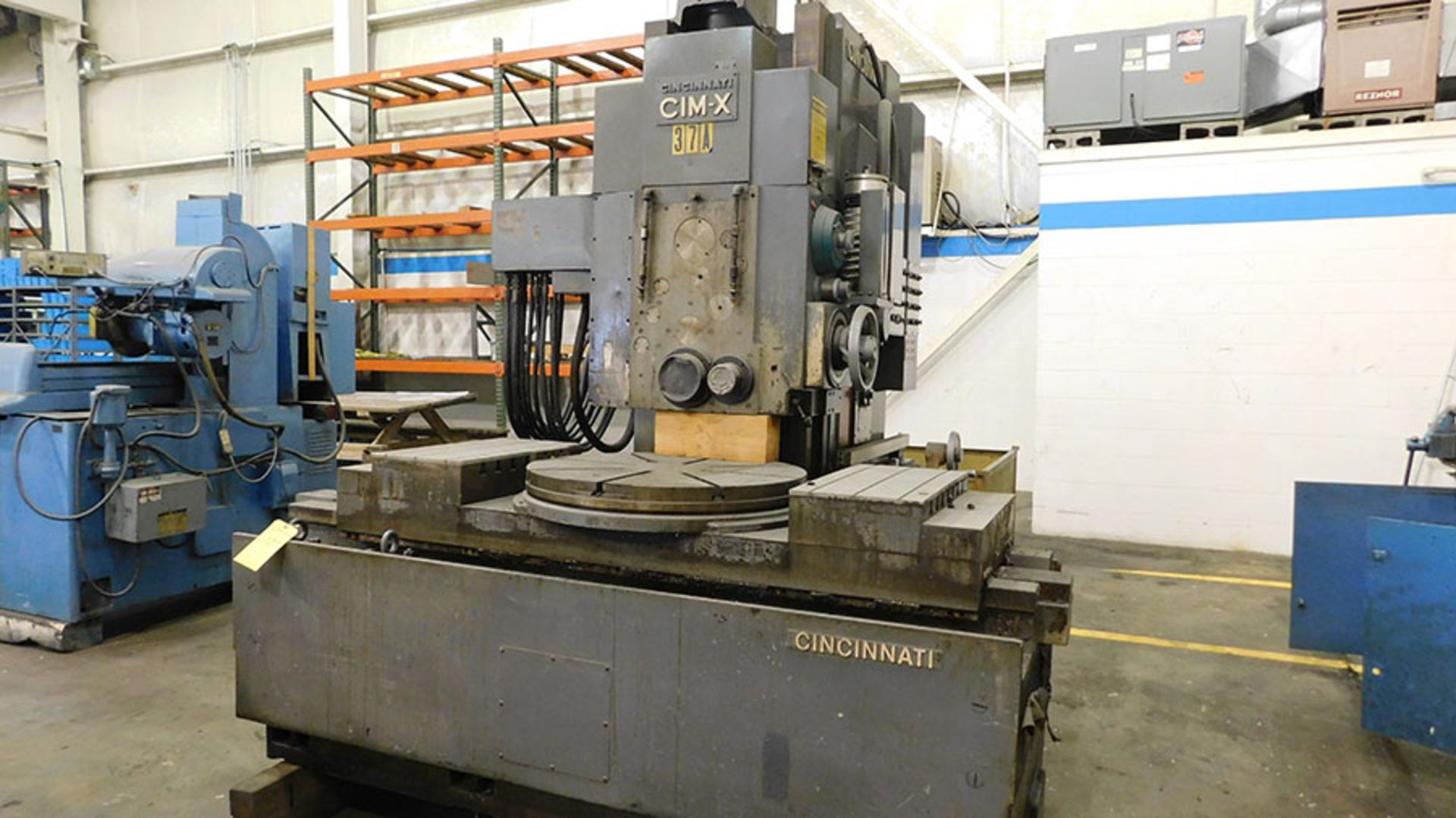 CINCINNATI CIM-X HYDRAULIC 3-AXIS HORIZONTAL BORING MILL, SERIES 30, S/N 3116BH74-0002, 3-PHASE,