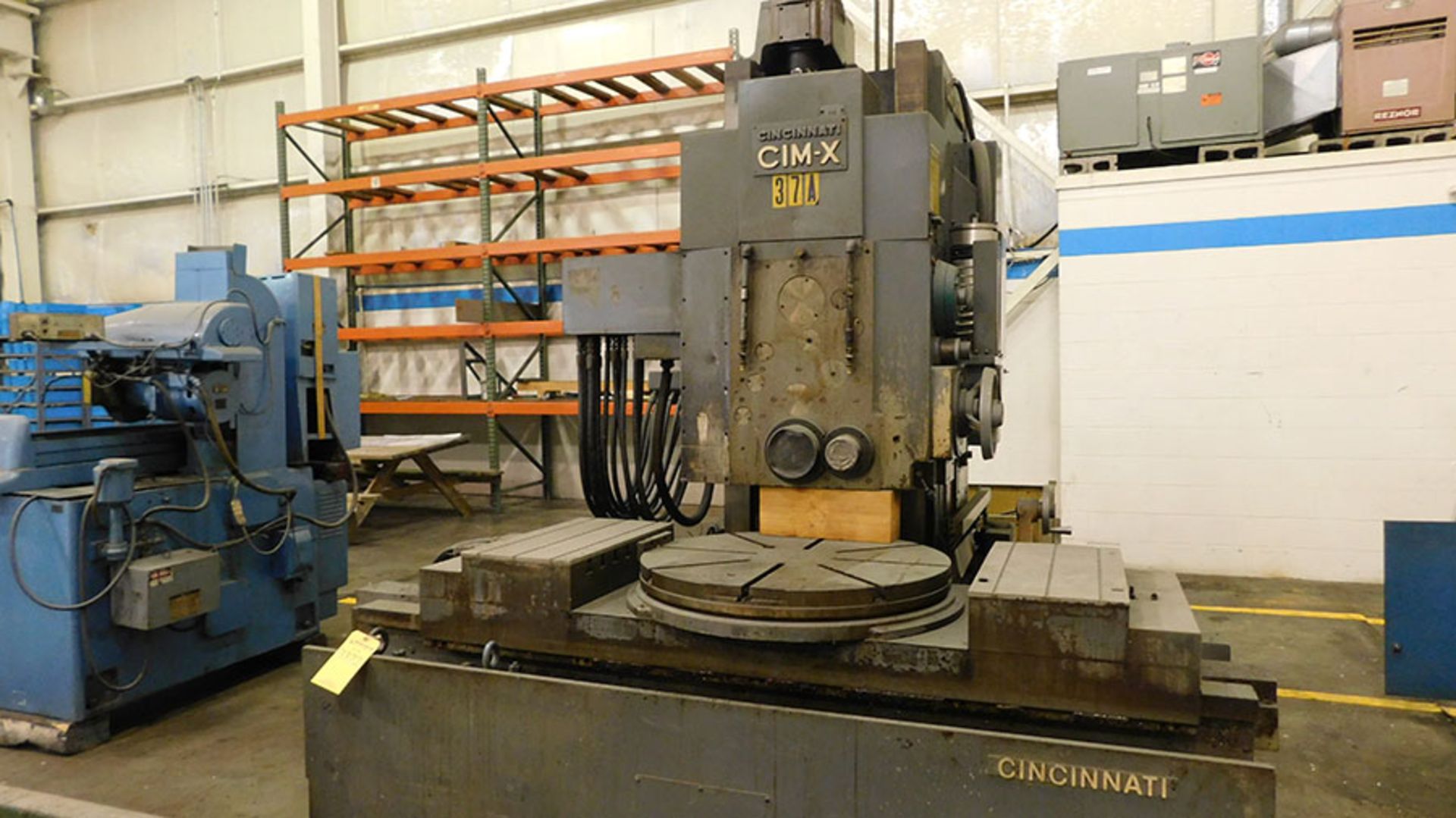 CINCINNATI CIM-X HYDRAULIC 3-AXIS HORIZONTAL BORING MILL, SERIES 30, S/N 3116BH74-0002, 3-PHASE, - Image 2 of 5