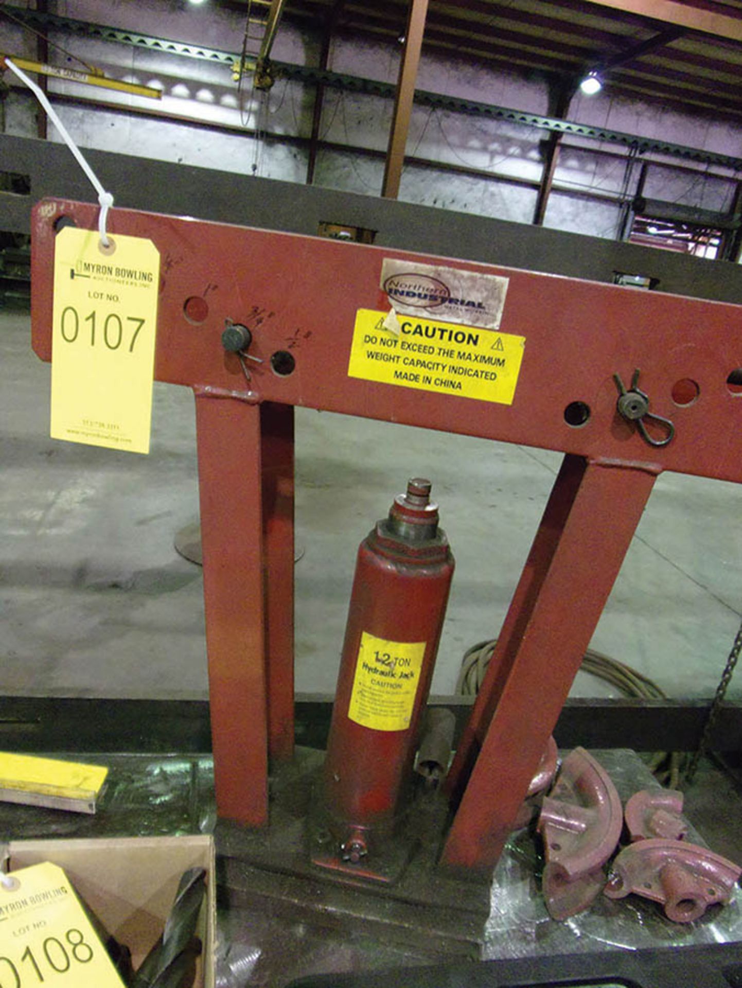 LOT W/ 12-TON HYDRAULIC JACK