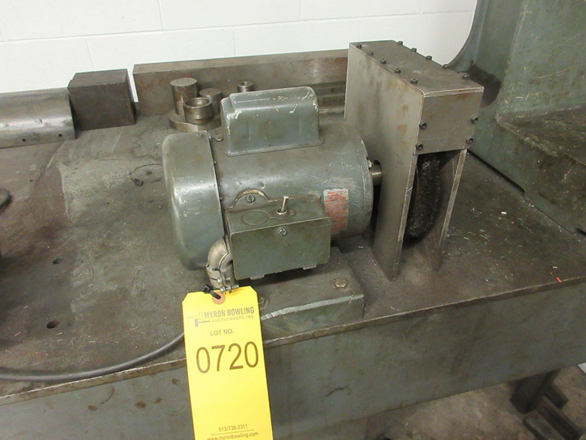 DAYTON BUFFER 1/2 HP