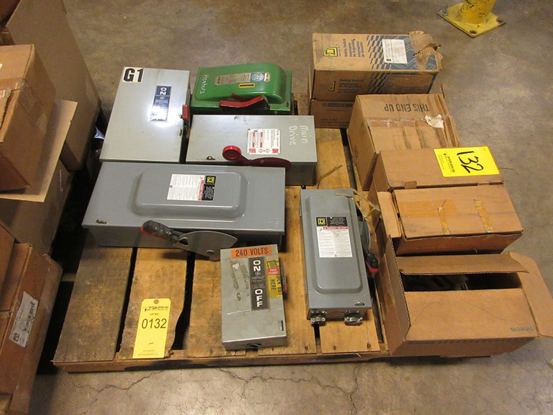 PALLET WITH ASSORTED SAFETY SWITCHES