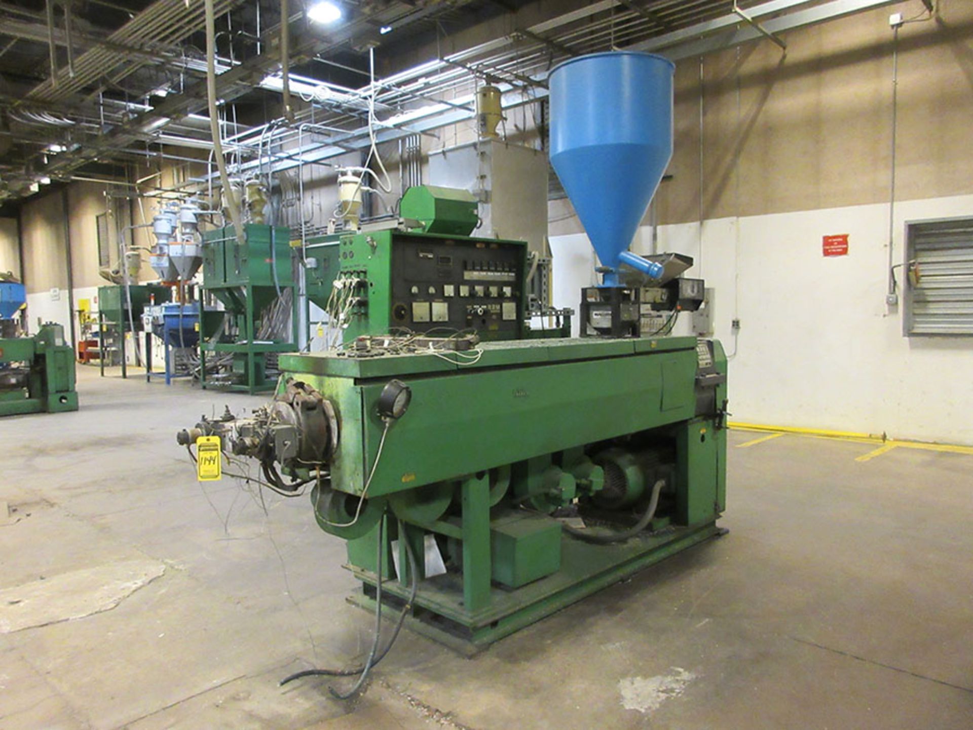 1977 NRM 3 1/2'' PMII WITH 2 1/2'' TRANSITION EXTRUDER, 24.1'' - 16.95.1'' RATIO, S/N 16822, (5)