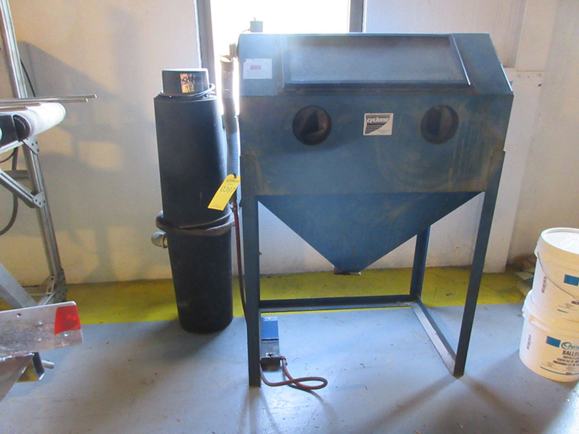 CYCLONE BLAST SYSTEMS BLAST CABINET; MODEL 3824, S/N 7206 WITH DUST COLLECTION