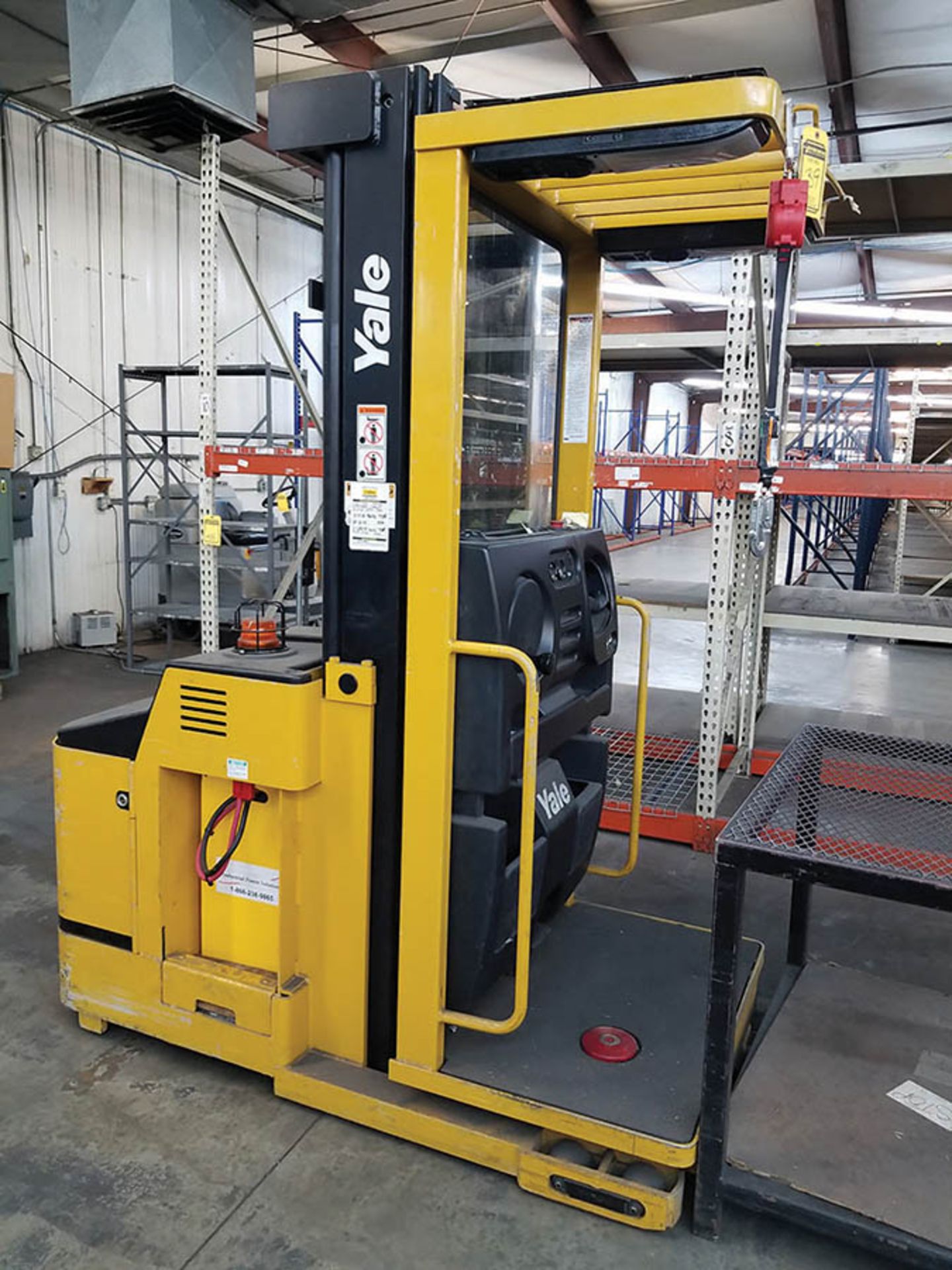 YALE 3,000-LB. ELECTRIC STOCK PICKER, STAND UP STATION, 213" LIFT HEIGHT, 24V, MODEL - Image 2 of 7