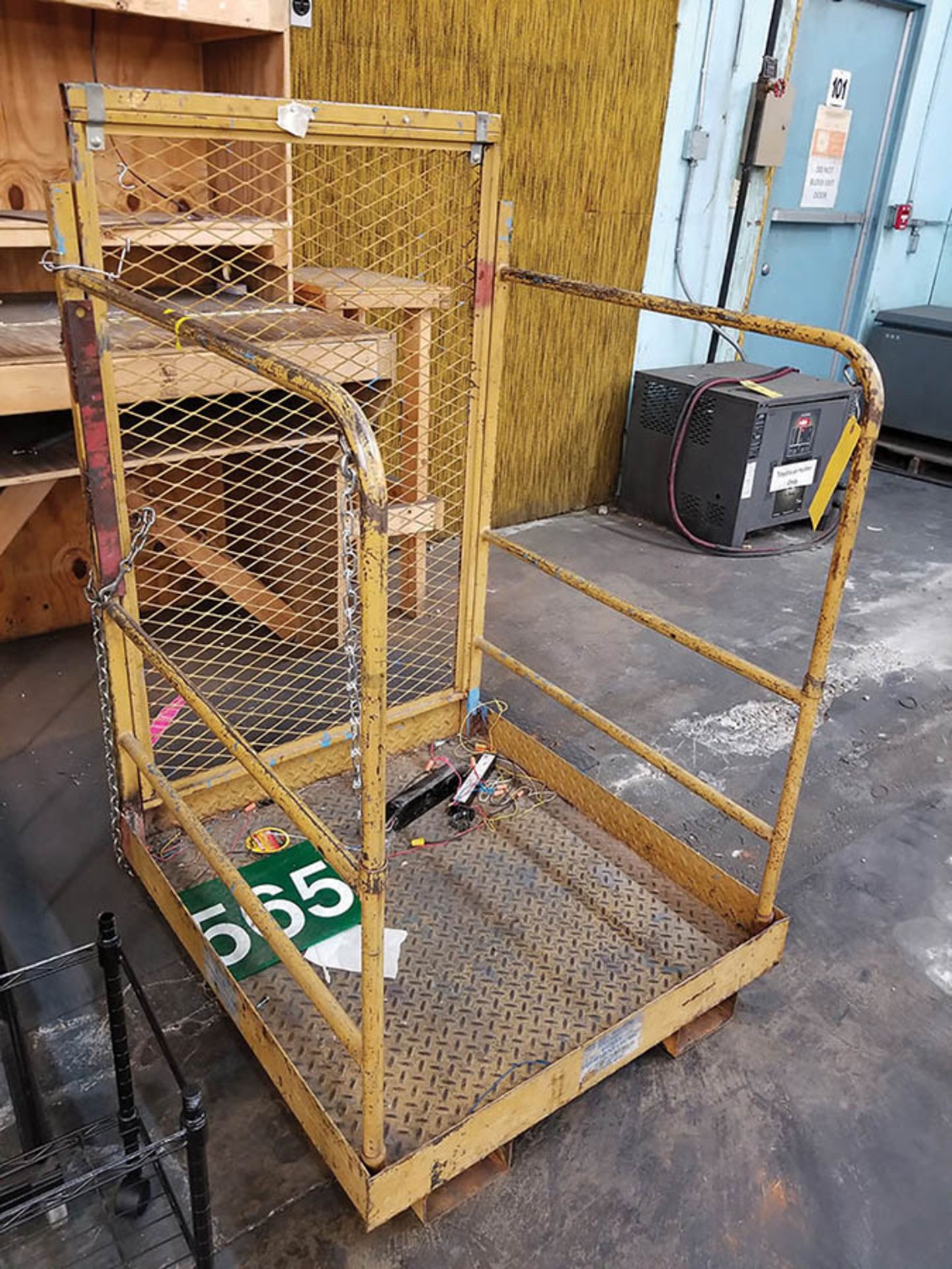 31" X 34" X 42" FORKLIFT MAN BASKET, SWINGING CAGE DOOR - Image 2 of 3