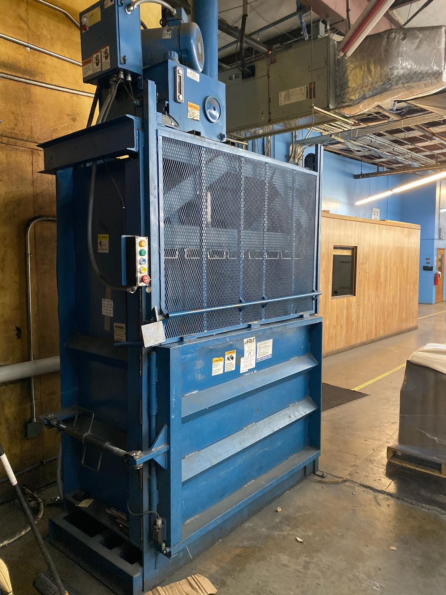 2007 ARS, 60" Vertical Baler, Model: 60", S/N: 703-S10-022, 10 HP Hydraulic Power Supply - Image 4 of 6