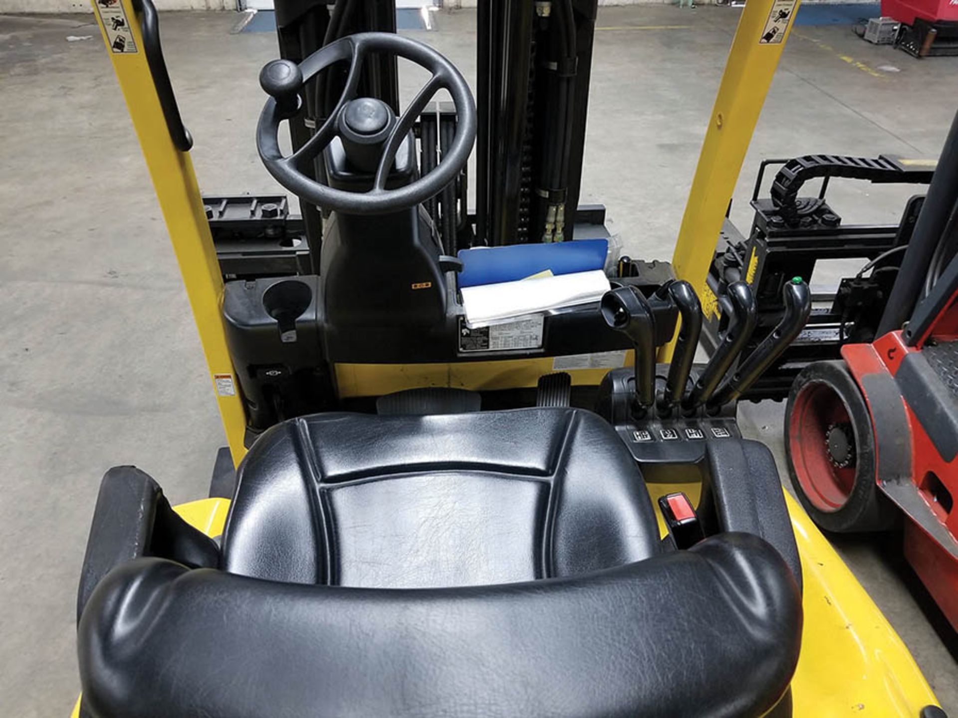 2012 HYSTER 6,000 LB ELECTRIC FORKLIFT,  48V, MODEL E60XN, SIDESHIFT LONG REACH,1,159 HRS, 240" LIFT - Image 8 of 9