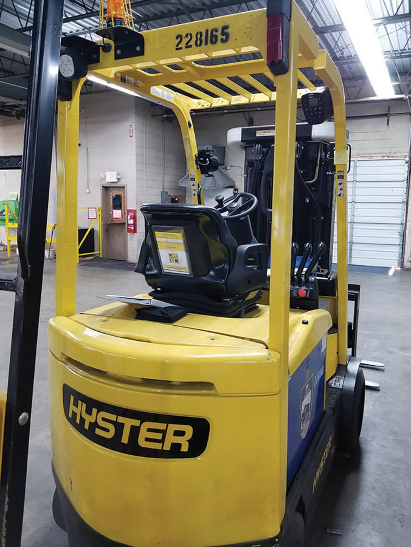 2012 HYSTER 6,000 LB ELECTRIC FORKLIFT,  48V, MODEL E60XN, SIDESHIFT LONG REACH,1,159 HRS, 240" LIFT - Image 9 of 9