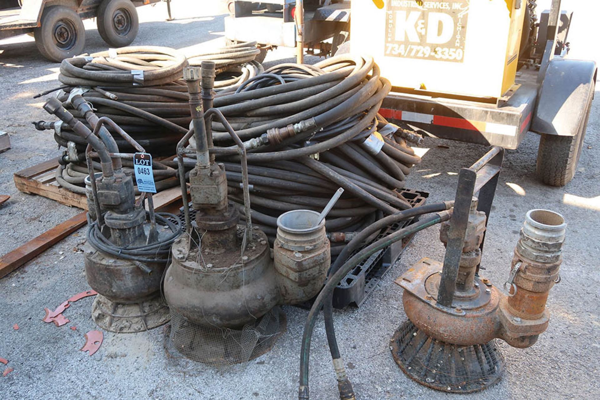 (LOT) (3) SKID HYDRAULIC HOSE AND (3) SEWER PUMPS ***LOCATED IN MIDLAND, MICHIGAN**