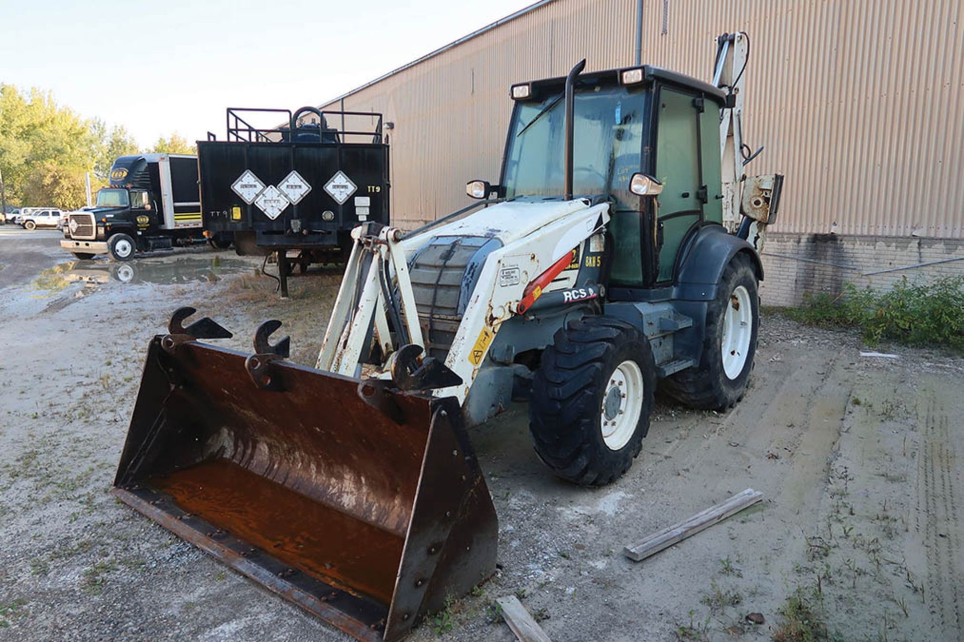 TEREX 86D FWD BACKHOE; S/N 10-452-02, 90'' BUCKET, 20'' BACKHOE BUCKET, UNIT BKH005 ***LOCATED IN