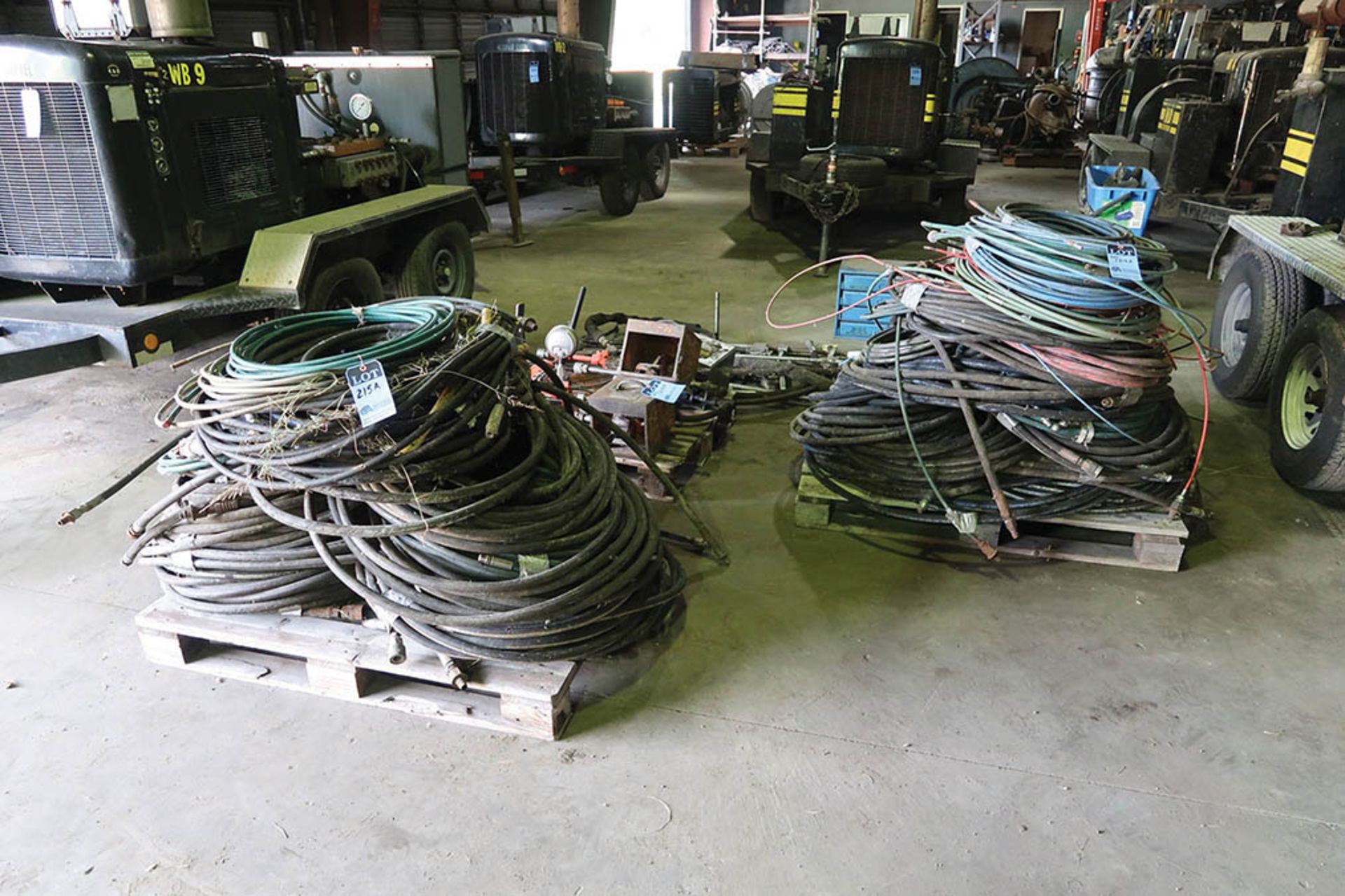 (LOT) WATER BLASTING ACCESSORIES INCLUDING HOSE, FITTINGS, GUNS - Image 2 of 5