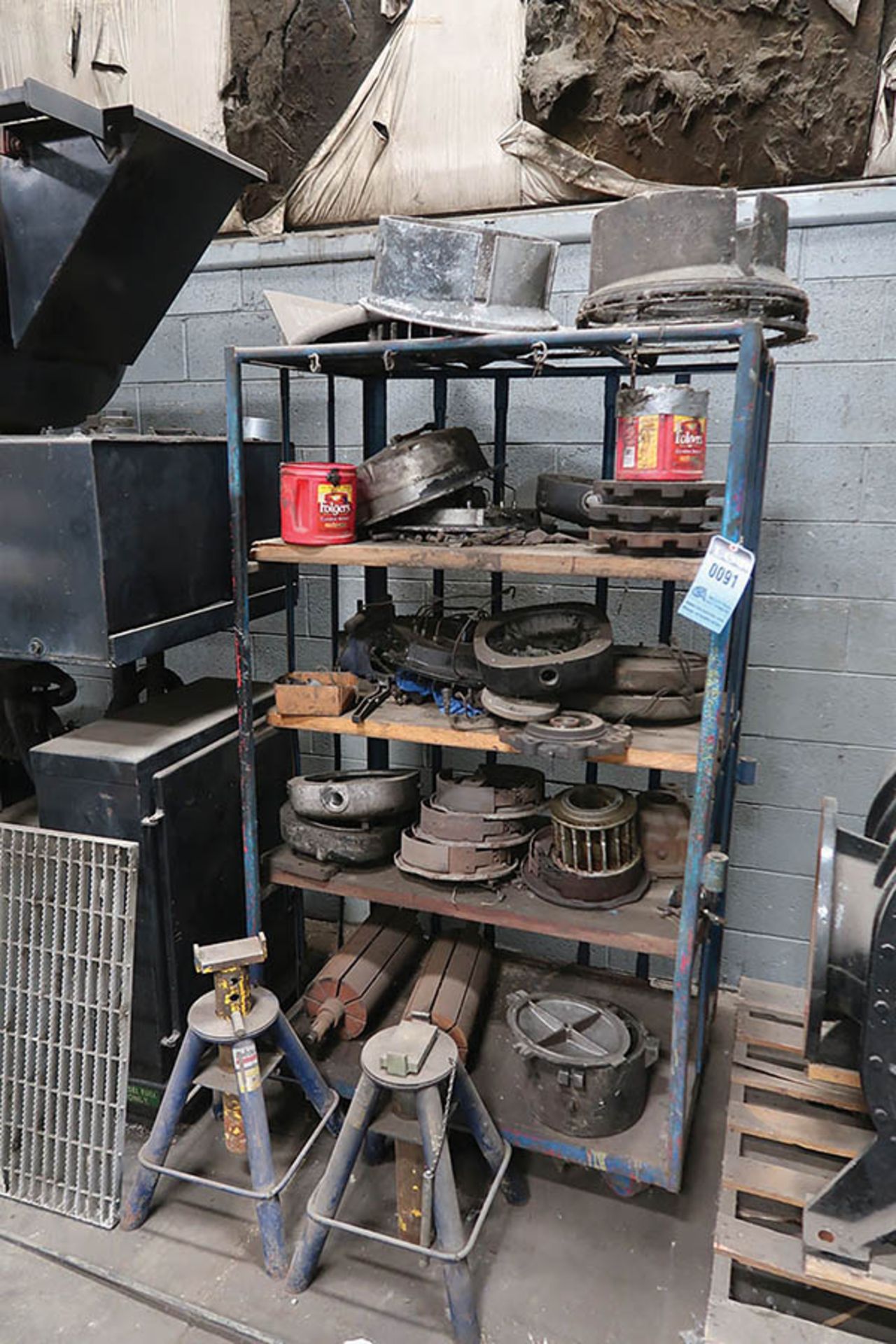 (LOT) MISCELLANEOUS MACHINE PARTS