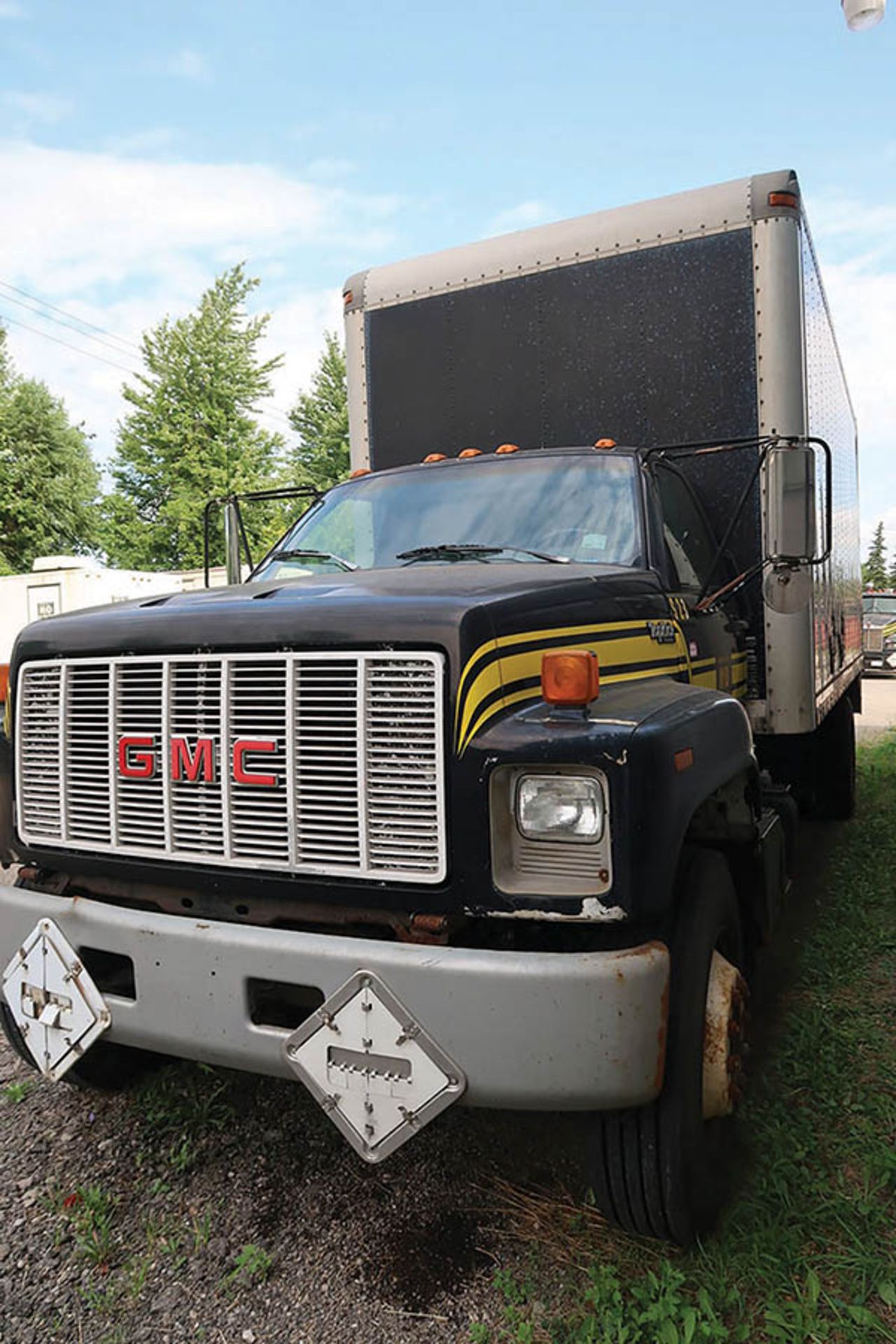 1992 GMC TOP KICK STAKE TRUCK WASTE HAULER; VIN# 1GDL7H1J8NJ501150, CAT MODEL 3116 ENGINE, 5-SPEED