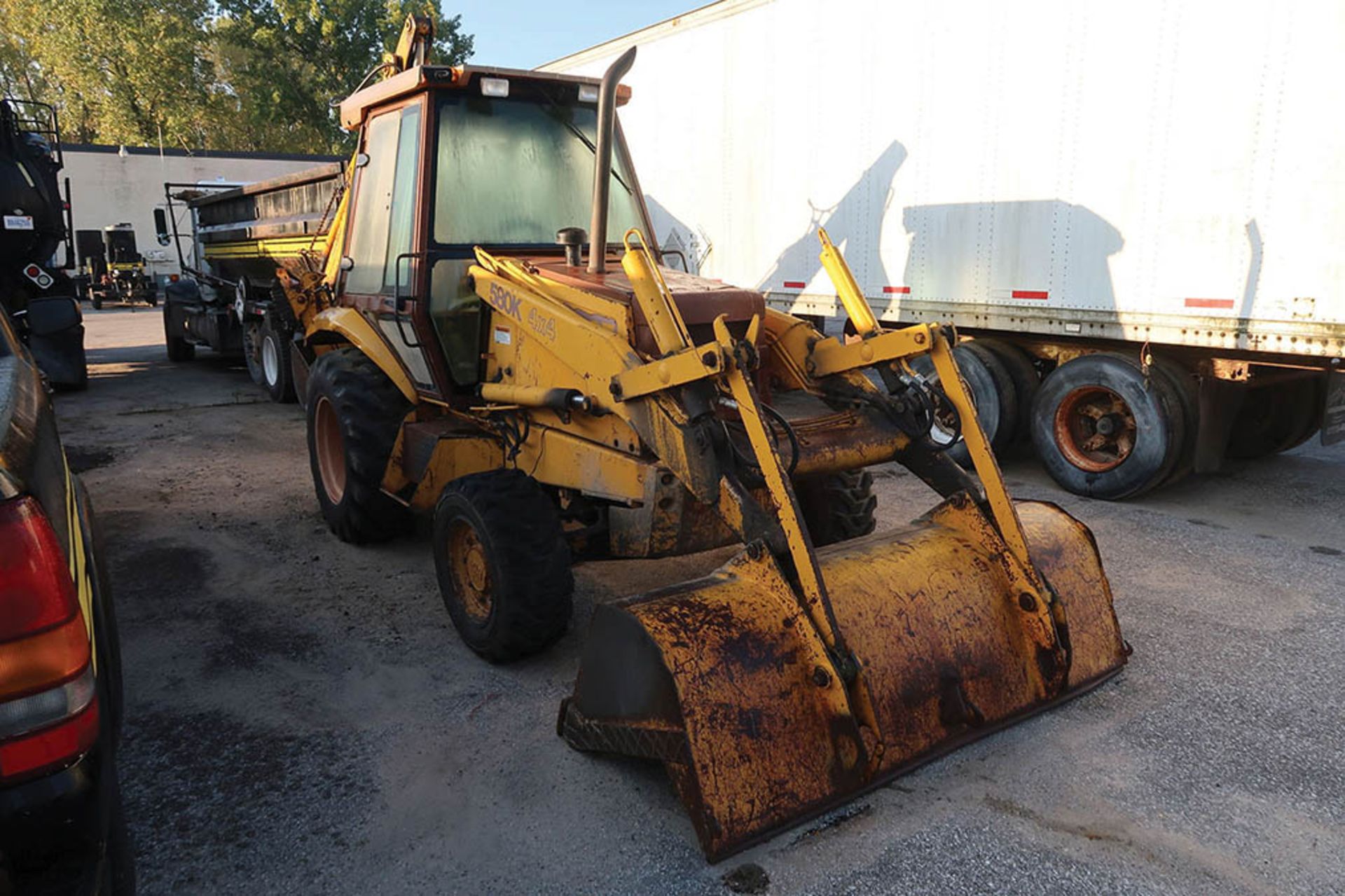 CASE 580K 4WD EXTEND-A-HOE BACKHOE; S/N 12202695, 80'' W BUCKET, 22'' W BACKHOE BUCKET, UNIT