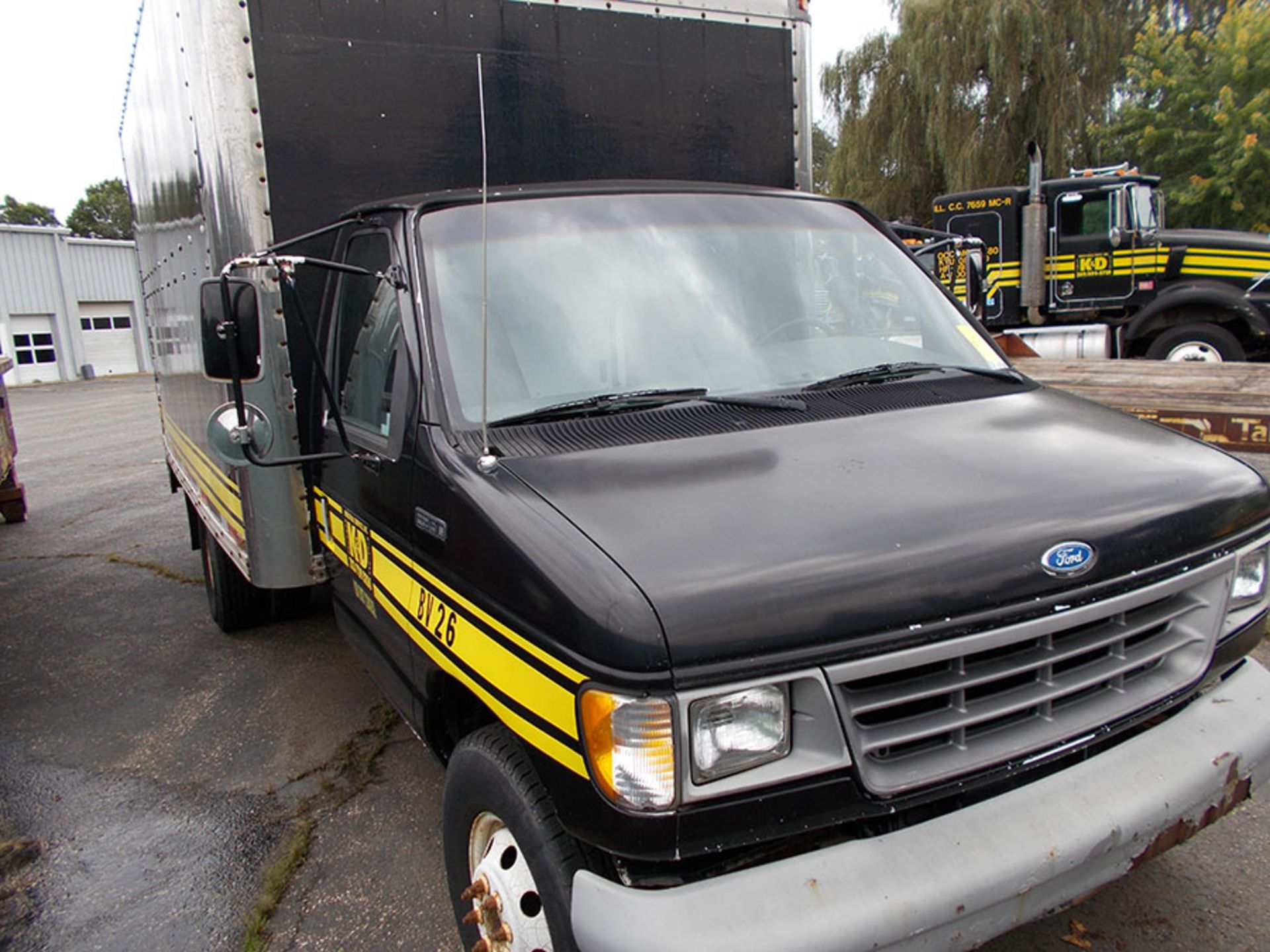 1993 FORD E350 BOX TRUCK; 15' X 7' 10'' X 9' TALL WITH BOX ROLL UP DOOR, DUAL TIRES, DIESEL - Image 2 of 9