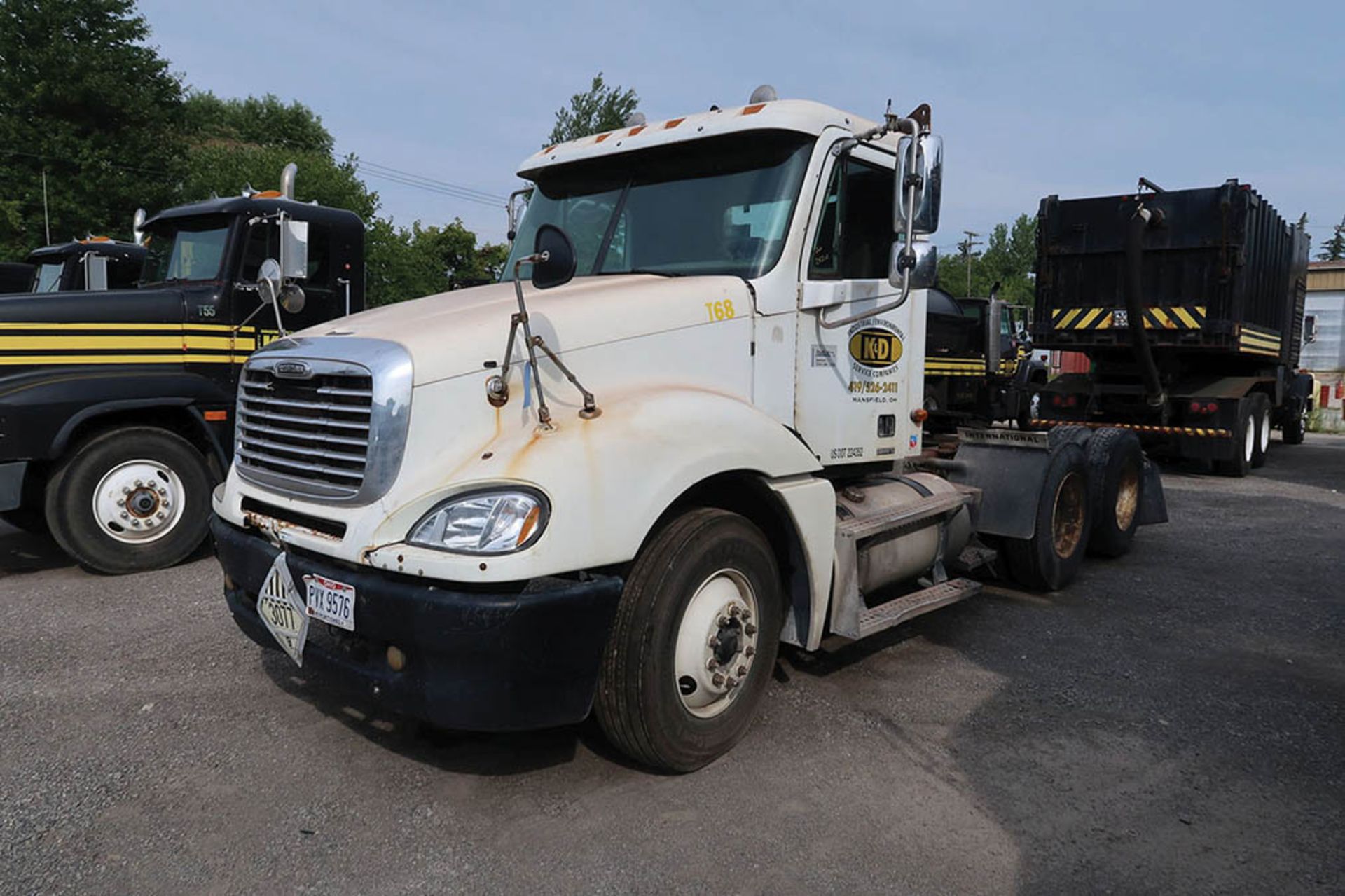 2002 FREIGHTLINER TANDEM AXLE TWIN SCREW SEMI-TRUCK; VIN 1FUJA6AS13LK40Z54, 10-SPEED TRANSMISSION,