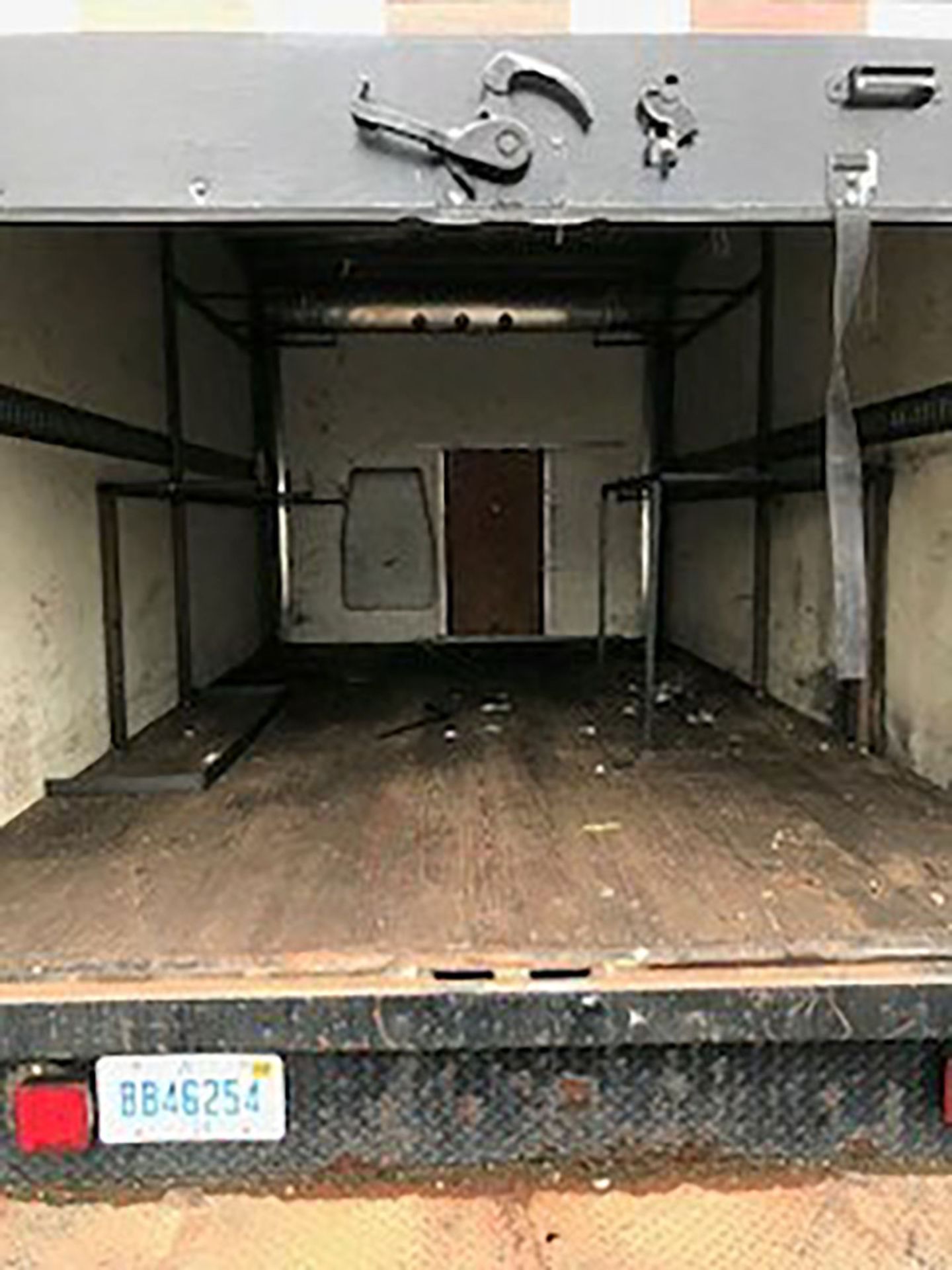 1993 FORD E350 BOX TRUCK; 15' X 7' 10'' X 9' TALL WITH BOX ROLL UP DOOR, DUAL TIRES, DIESEL - Image 3 of 9