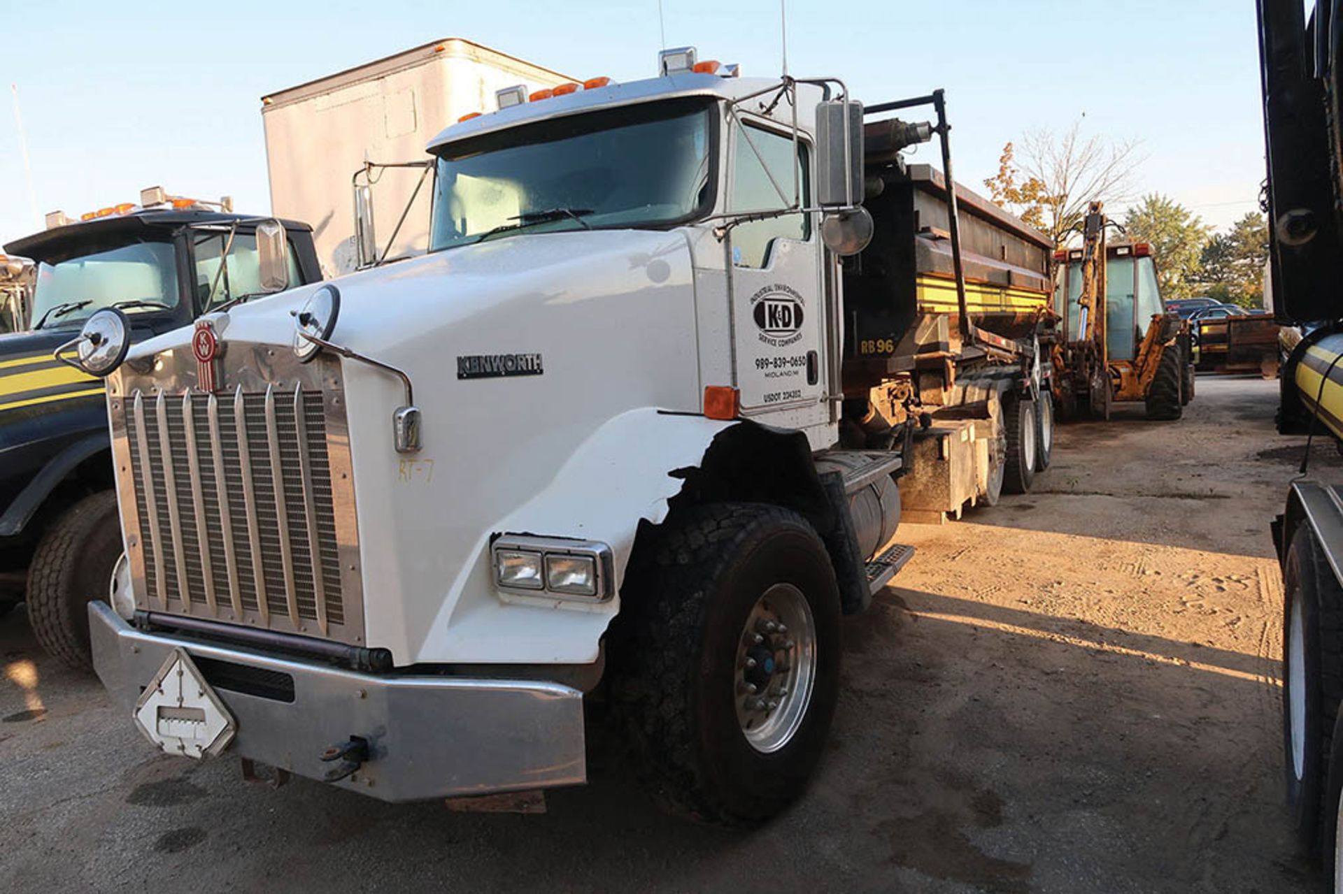 2011 KENWORTH T/A ROLL-OFF TRUCK; VIN # 1NKDXUTX0BJ291513, GALFAB MODEL NOR80199T118 ROLL-OFF BED,